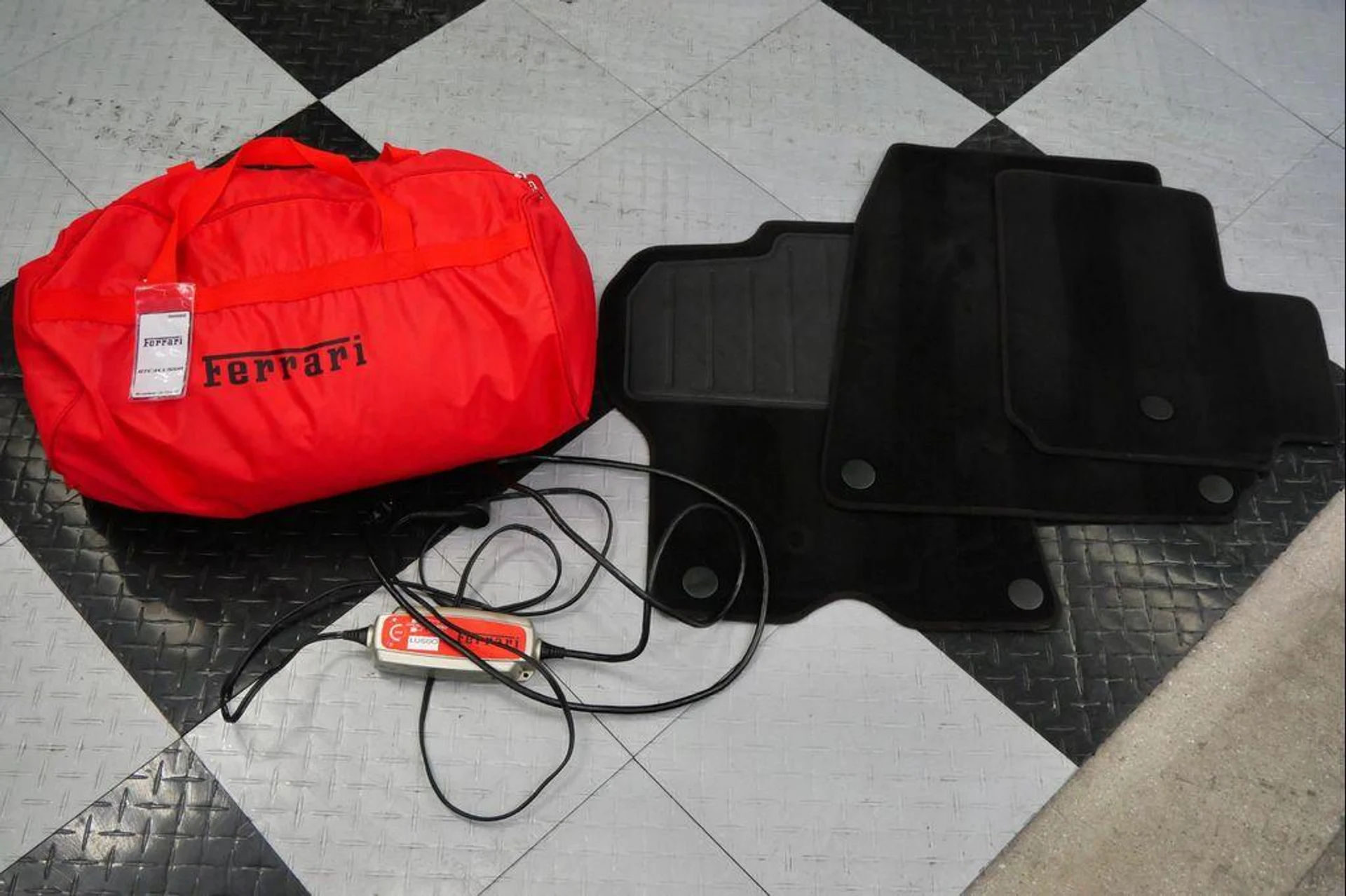 mph046_3870212838_D_Yj_N74_J_Jtiki_Dxflw3_V_Hi_LE_0_H94_1d3a9359d5