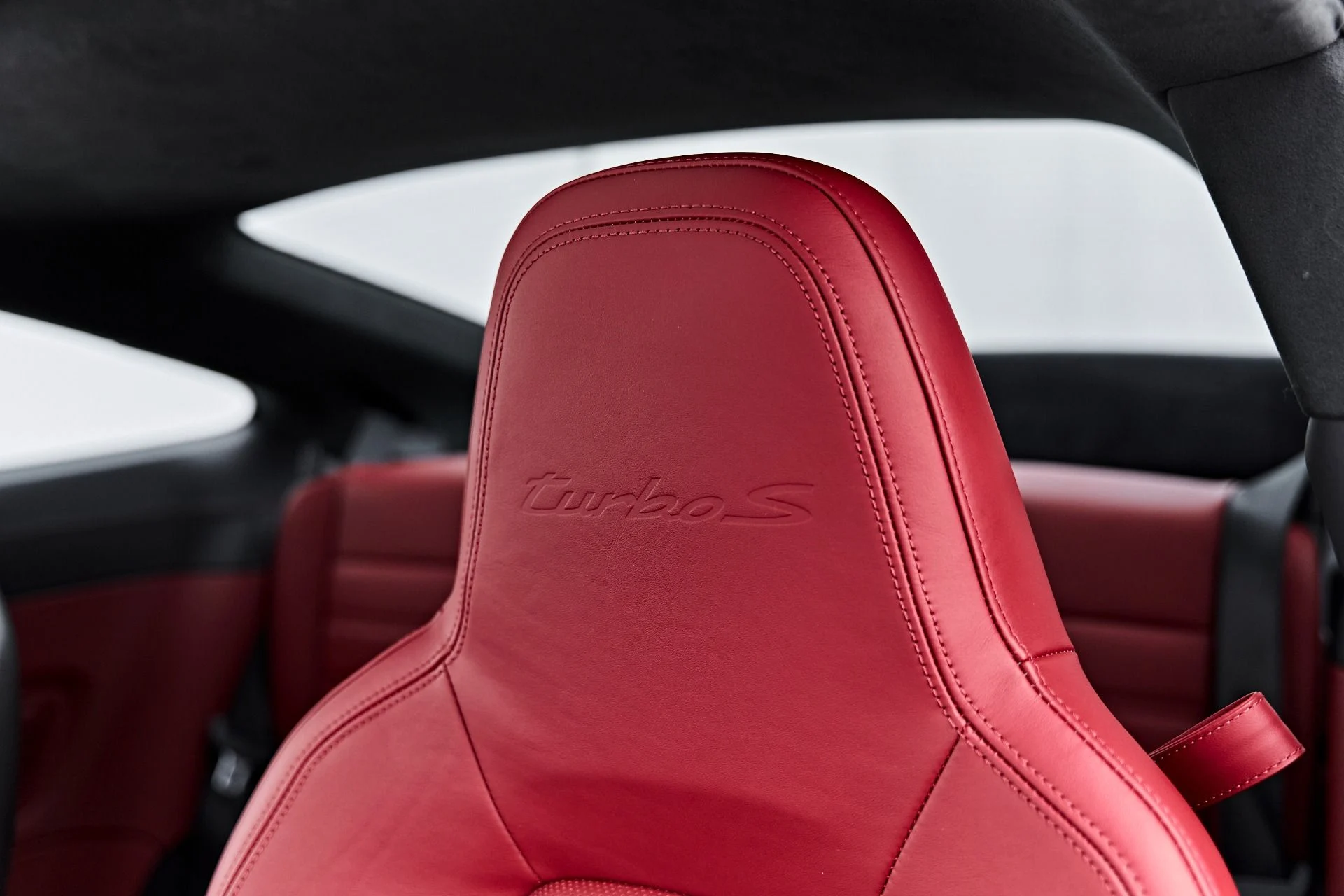mph046_3888559727_Used_2022_Porsche_911_Turbo_S_1790299766_d2f3f4cf1d