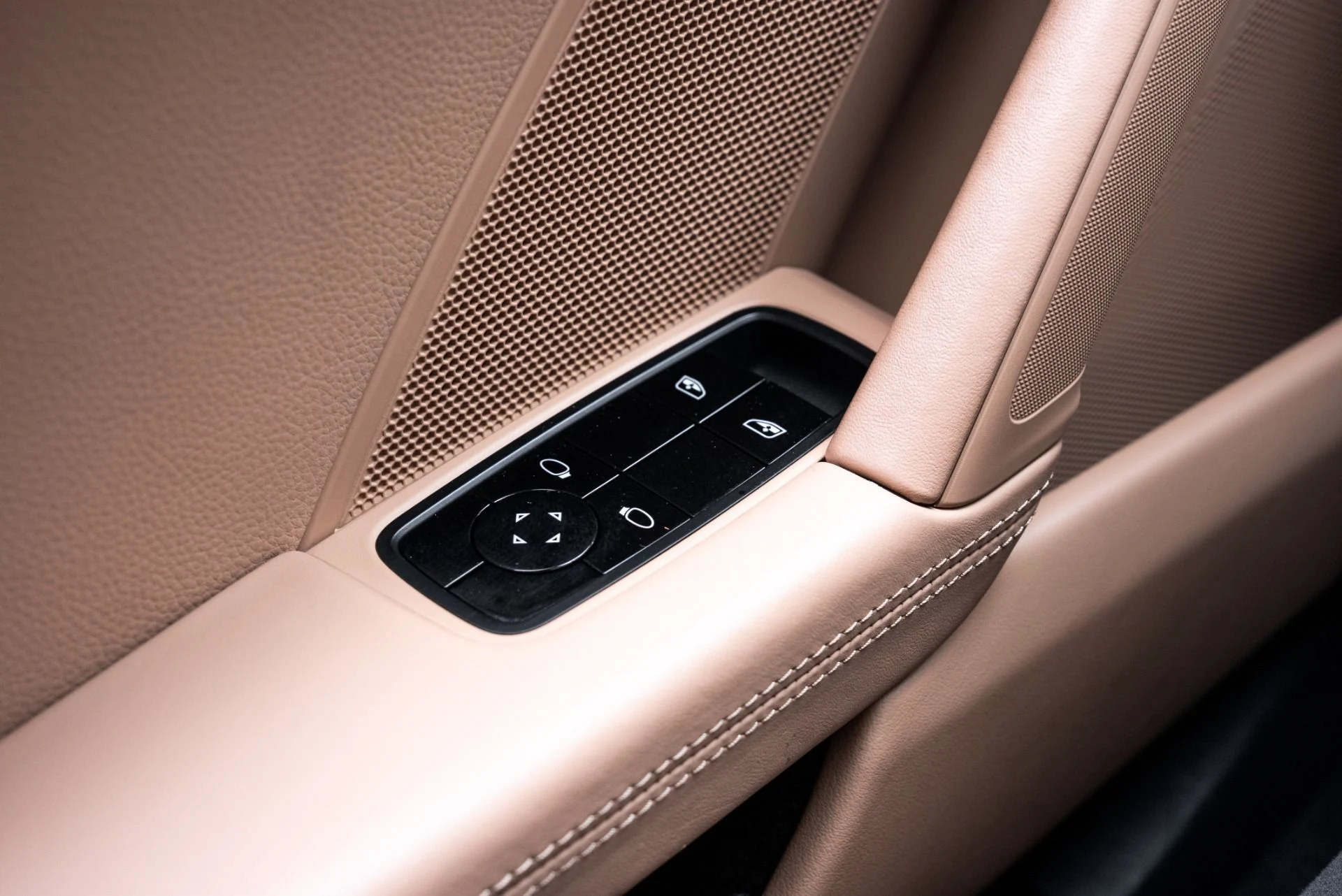 mph046_3902572280_Used_2021_Porsche_911_Carrera_S_1775865485_09bf4750d1