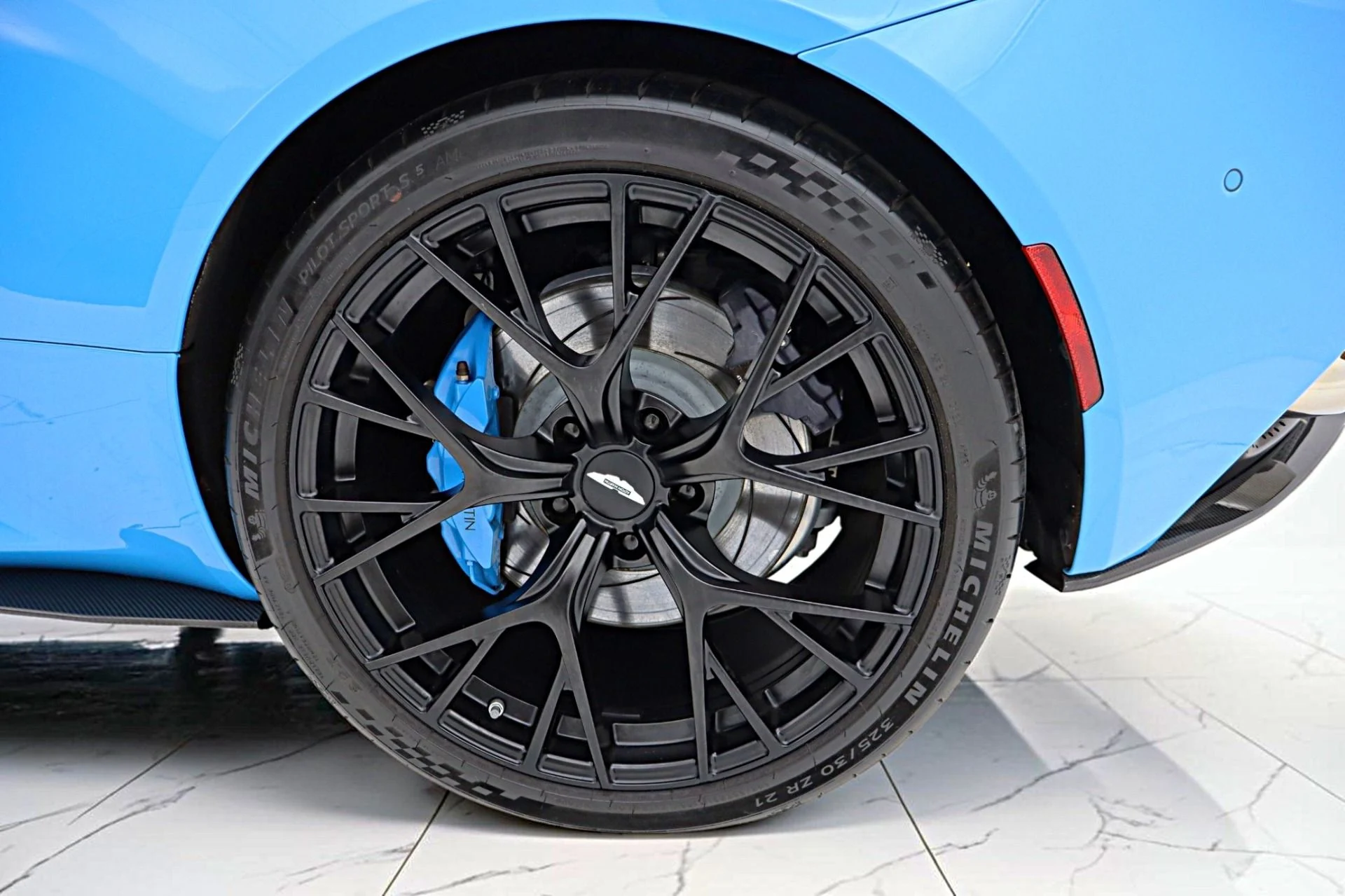 mph046_3903960622_Used_2024_Aston_Martin_DB_12_Coupe_LEASE_OPTIONS_AVAILABLE_064473e65e