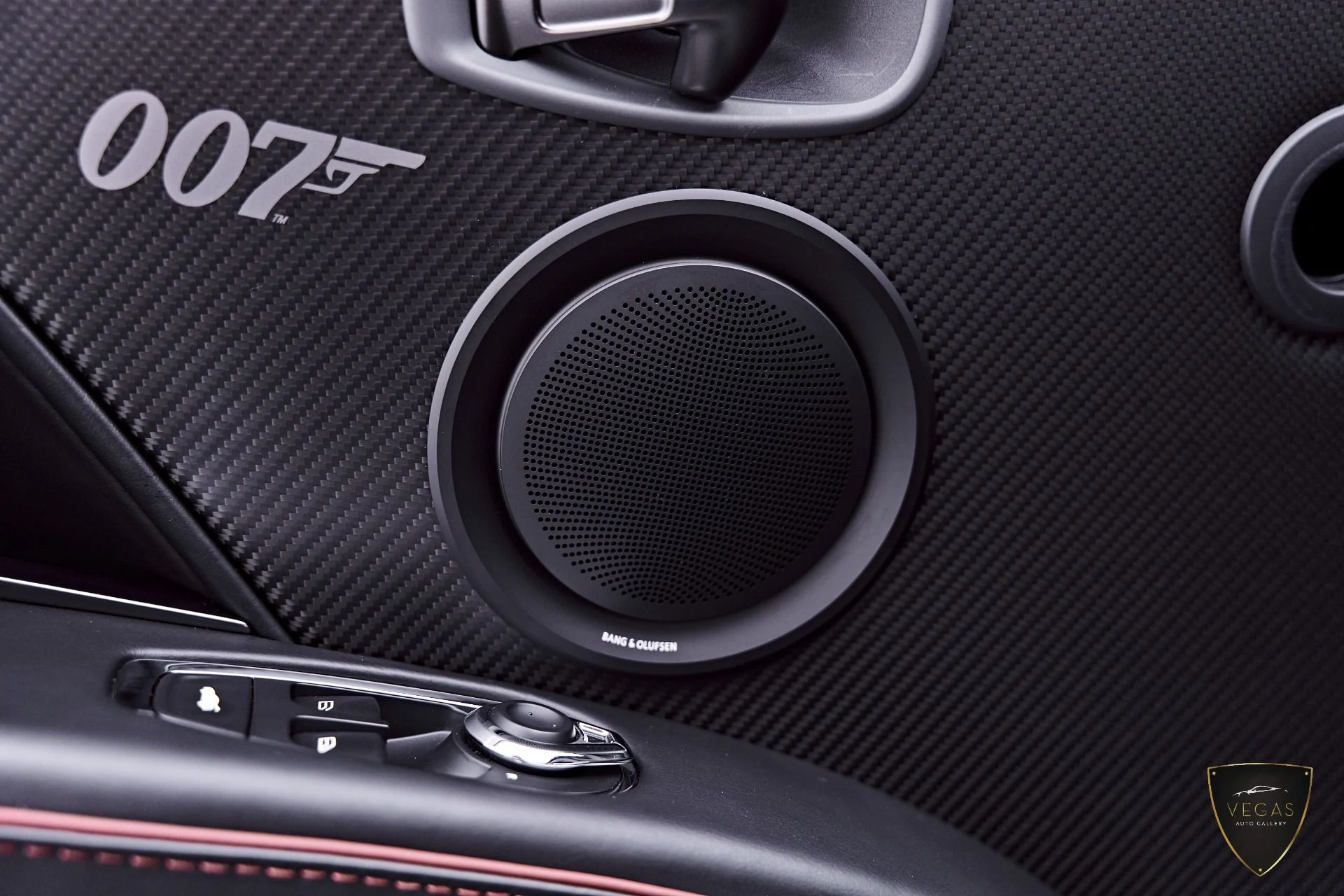 mph046_3915904690_Used_2021_Aston_Martin_DBS_Superleggera_1785181548_d6e8c58553