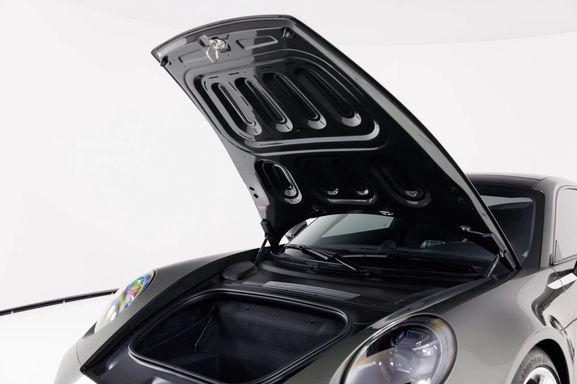 mph046_3950247170_Used_2025_Porsche_911_Turbo_50_Years_1769709997_1cc06d9b1e