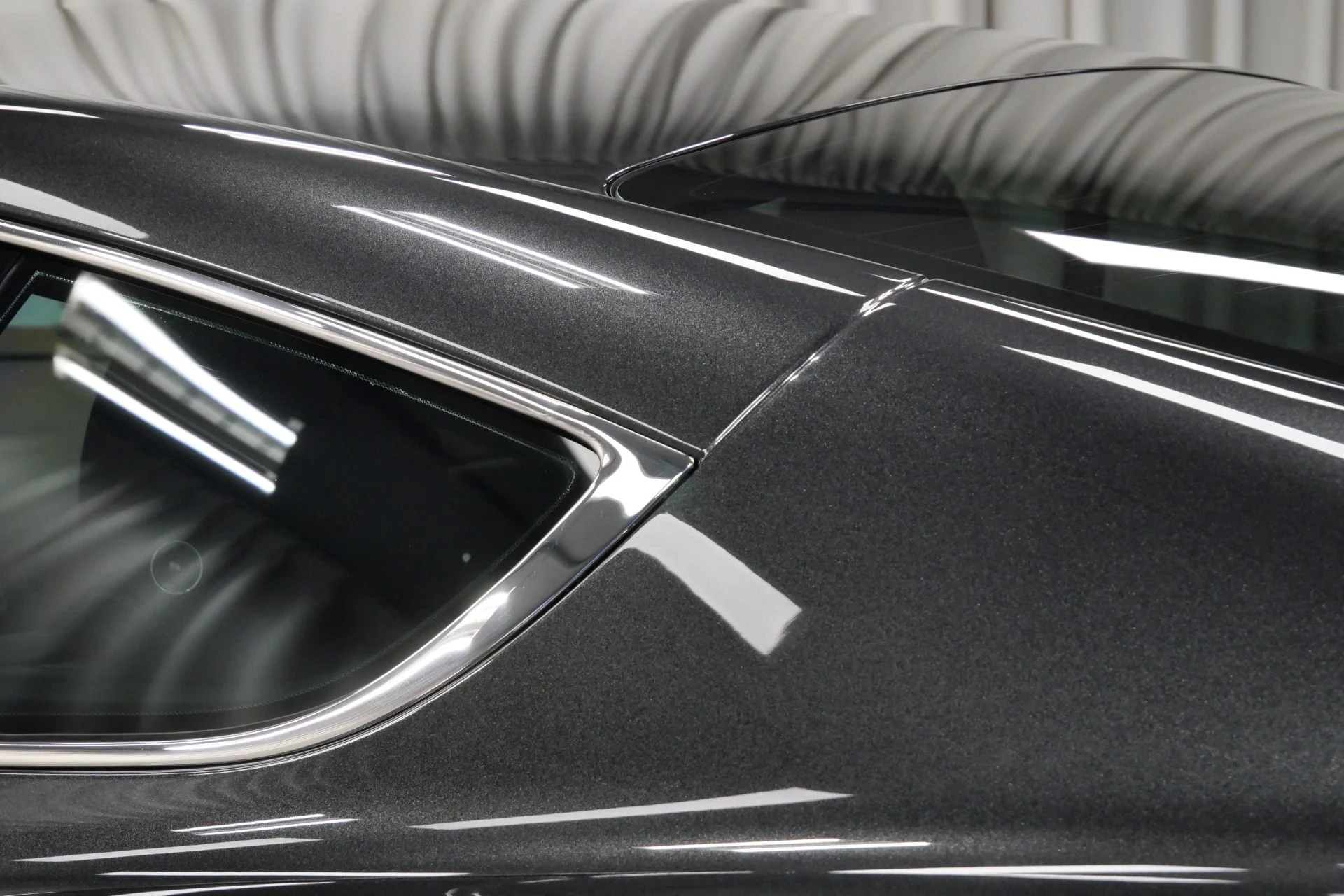 mph046_3966222611_Used_2012_Aston_Martin_DBS_Carbon_Edition_1761154594_8848ca3845