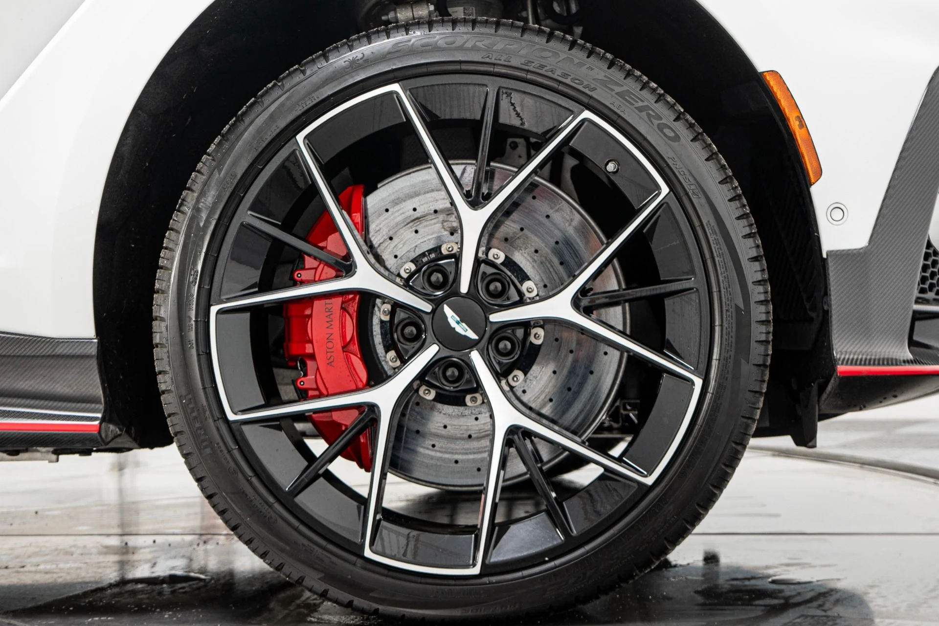 mph046_3997071691_Used_2026_Aston_Martin_DBX_S_1792083378_74cf7f7b5a