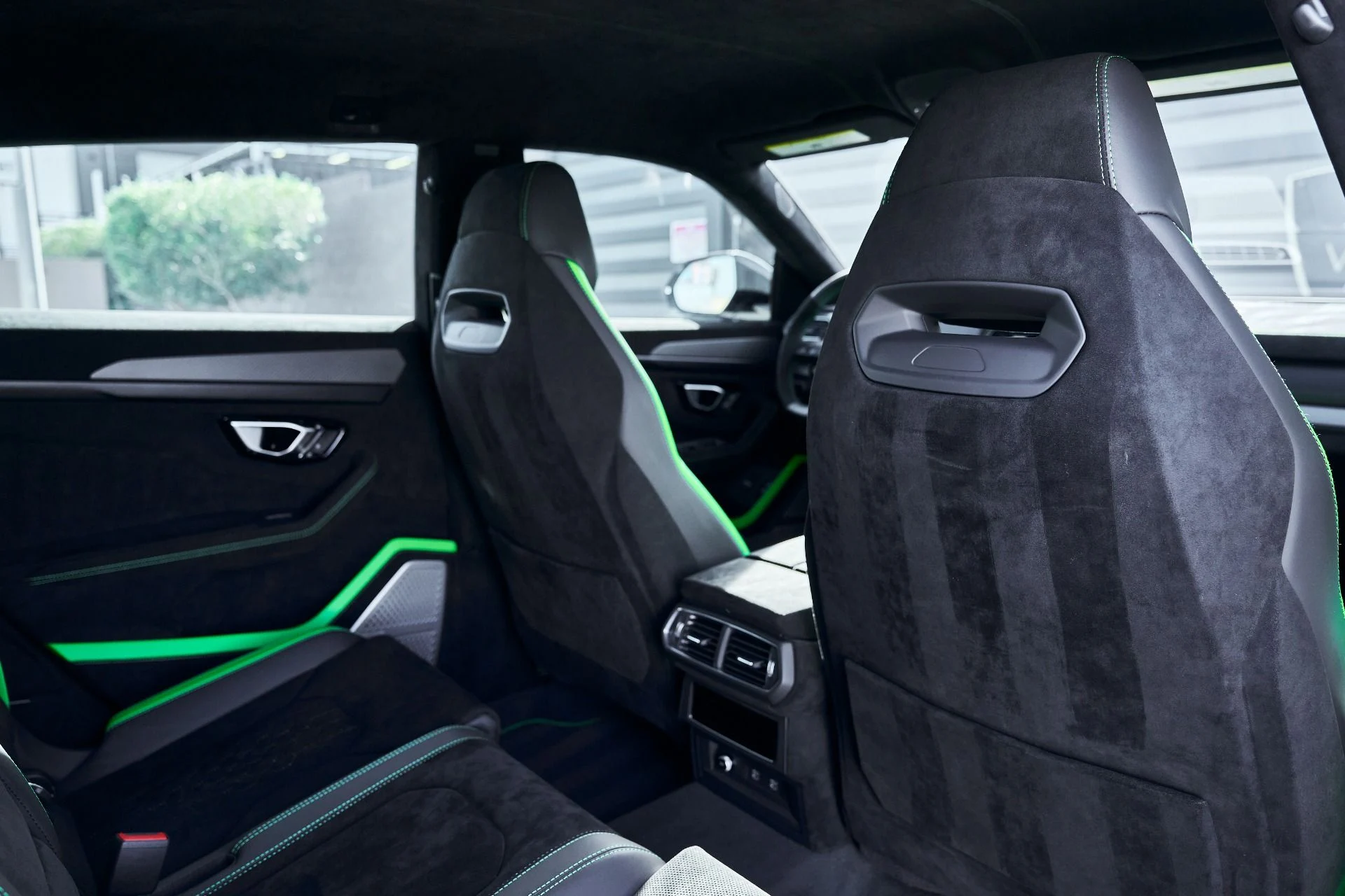 mph046_4023048952_Used_2024_Lamborghini_Urus_Performante_1772849109_693e846337