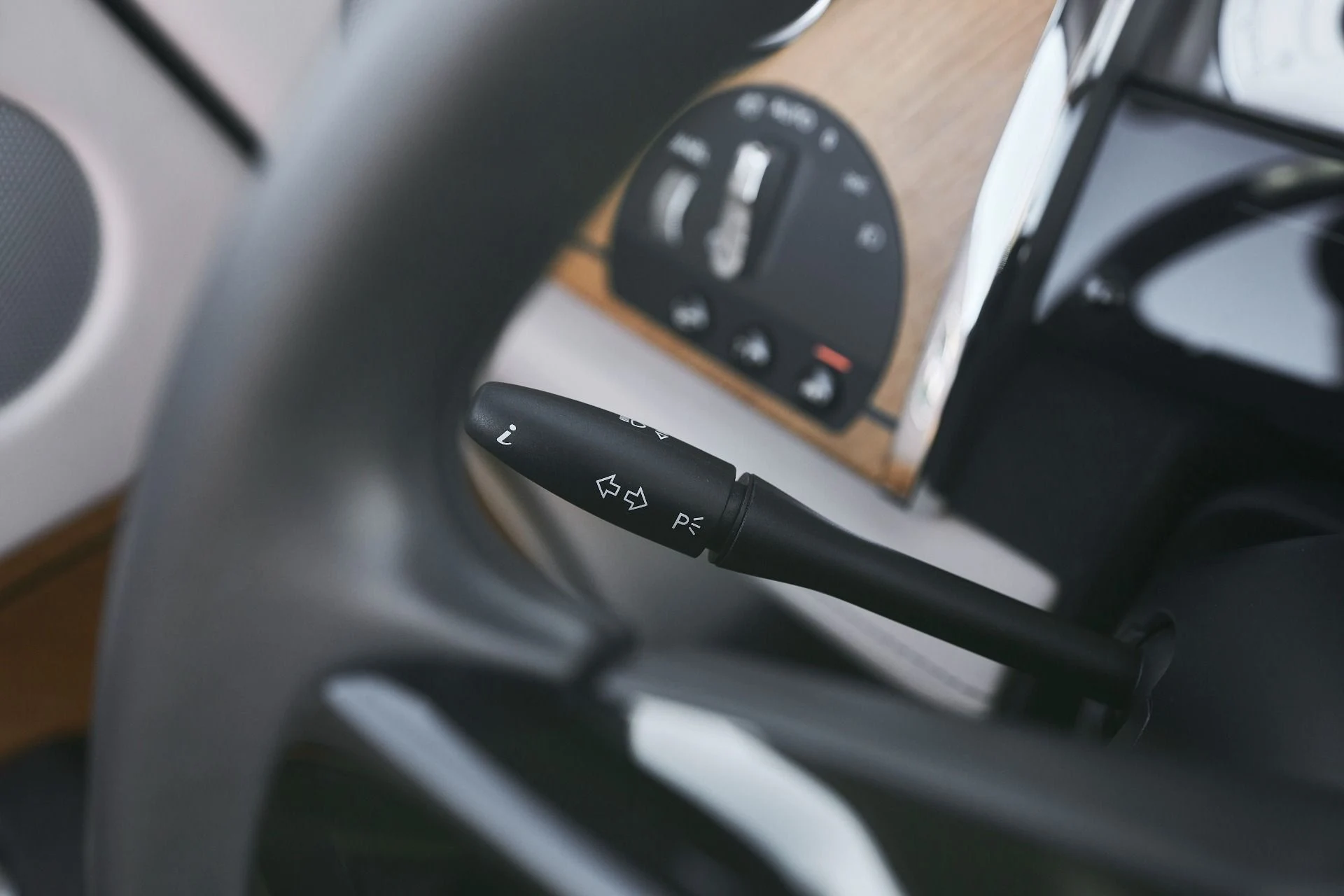 mph046_4036004794_Used_2020_Rolls_Royce_Dawn_Base_1762645844_7326bebef3