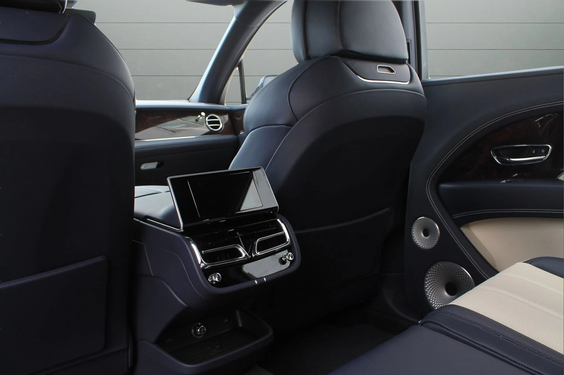 mph046_4050211325_f47bd4dfceaa4bcb81fc46407b9ceeab_e3b40f8aee