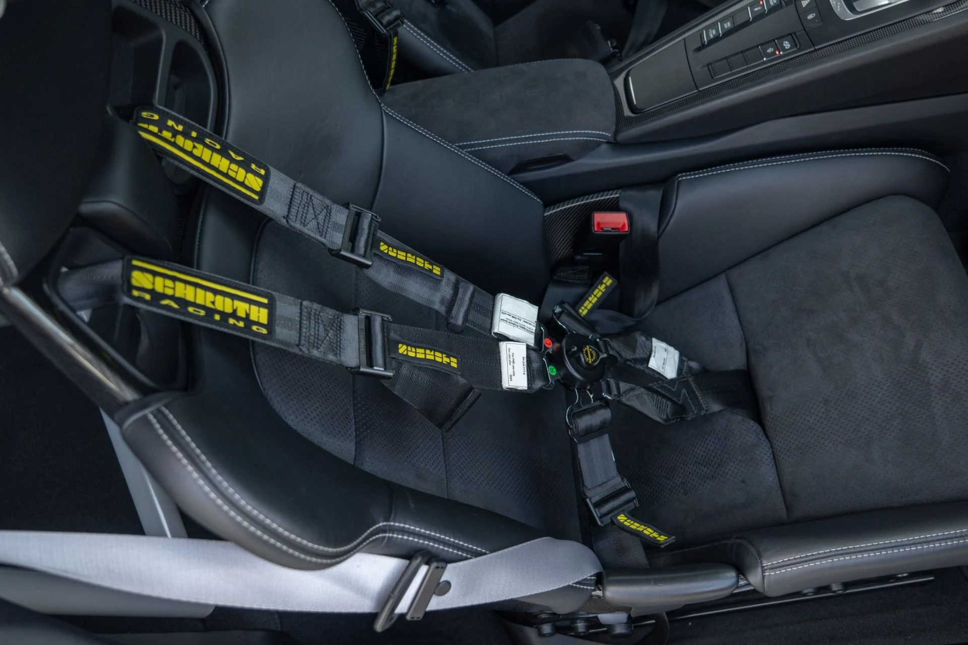 mph046_4057417288_Used_2019_Porsche_911_GT_3_RS_1759431879_24334e36da