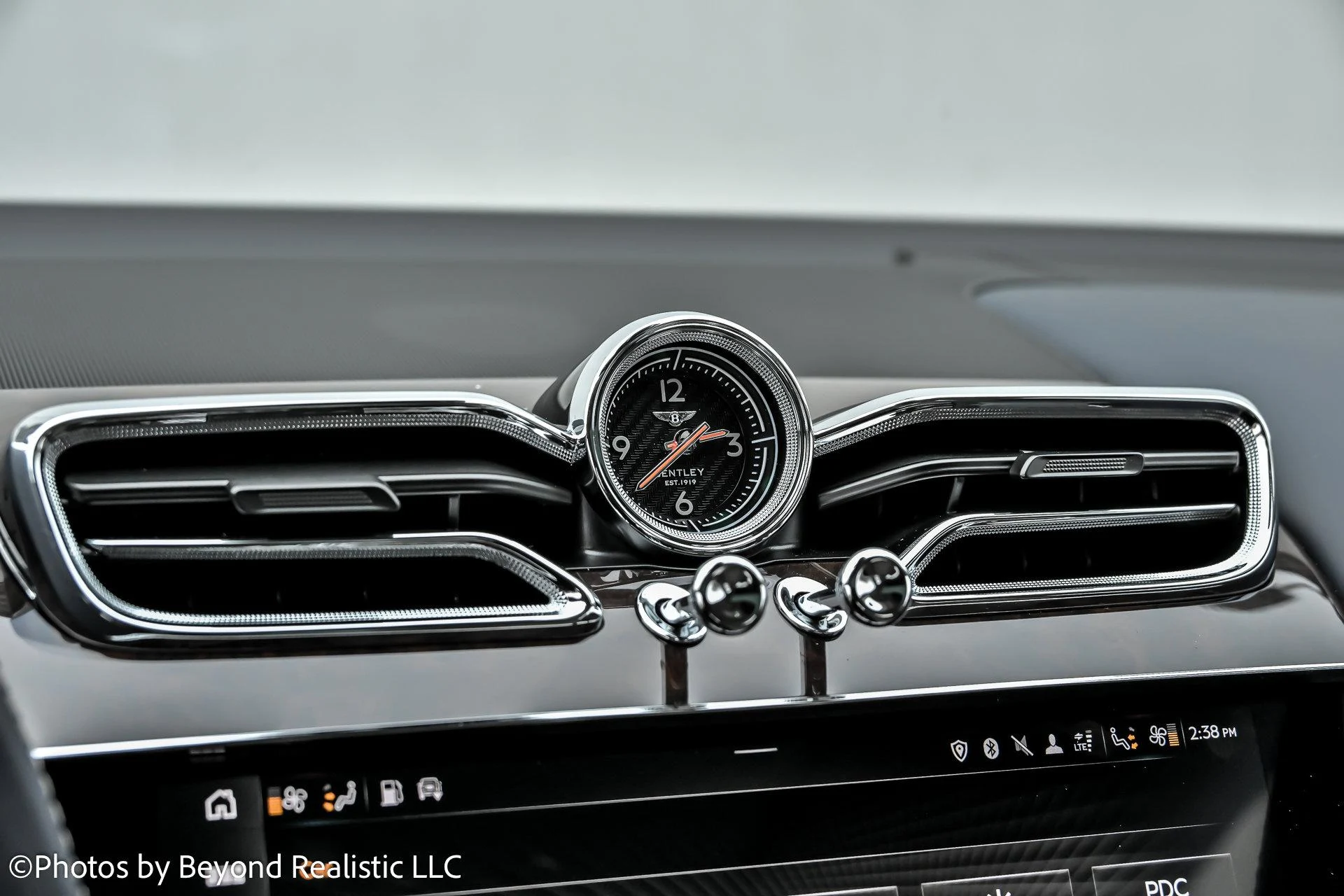 mph046_4064853723_Used_2022_Bentley_Bentayga_V8_Mulliner_Driving_Specification_1765012910_698d6ef71a