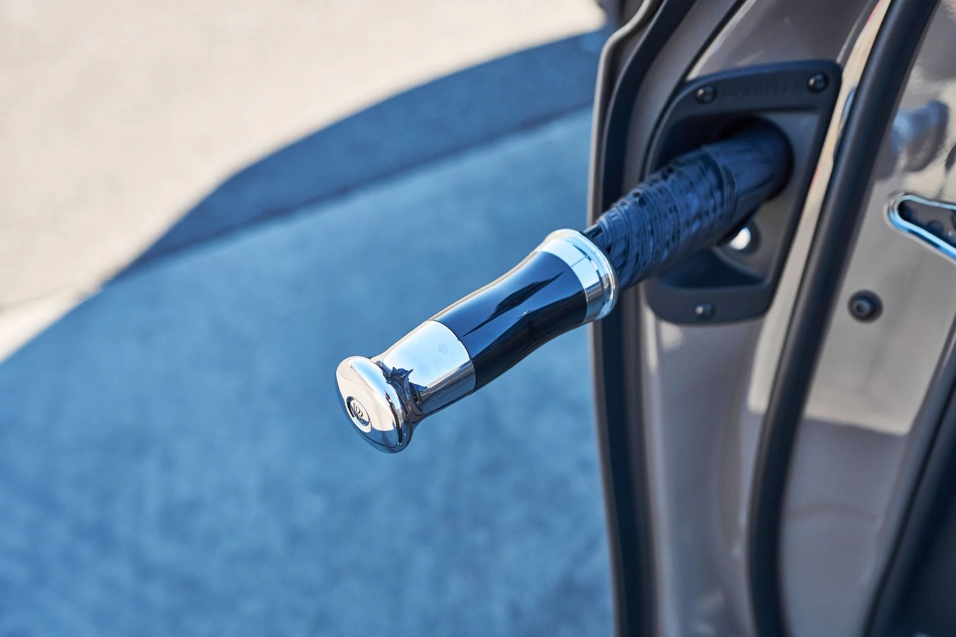 mph046_4066480308_Used_2025_Rolls_Royce_Ghost_Base_1765592229_1167221fe3