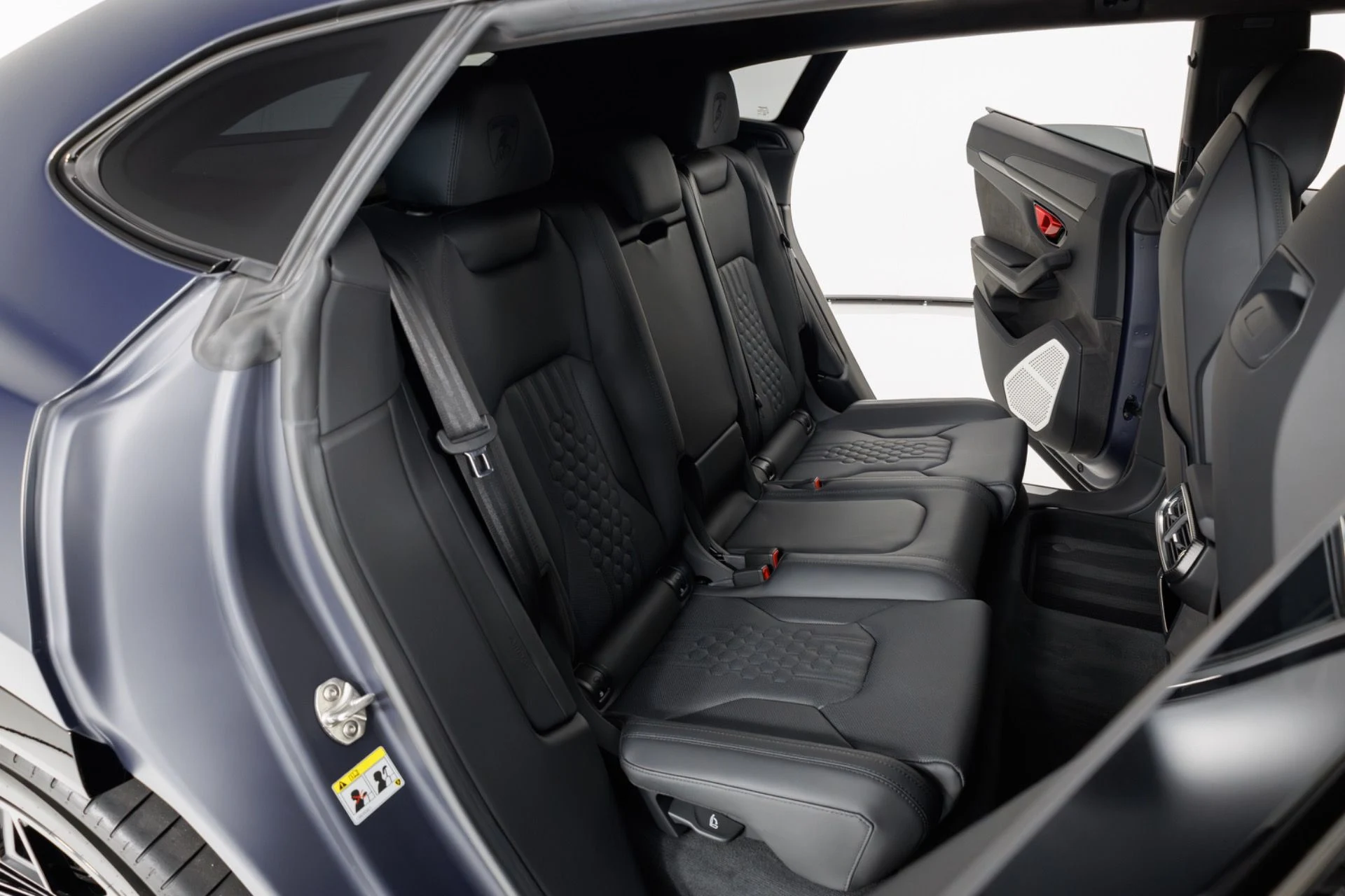 mph046_4089358040_Used_2025_Lamborghini_Urus_SE_1779304713_a4420d2816