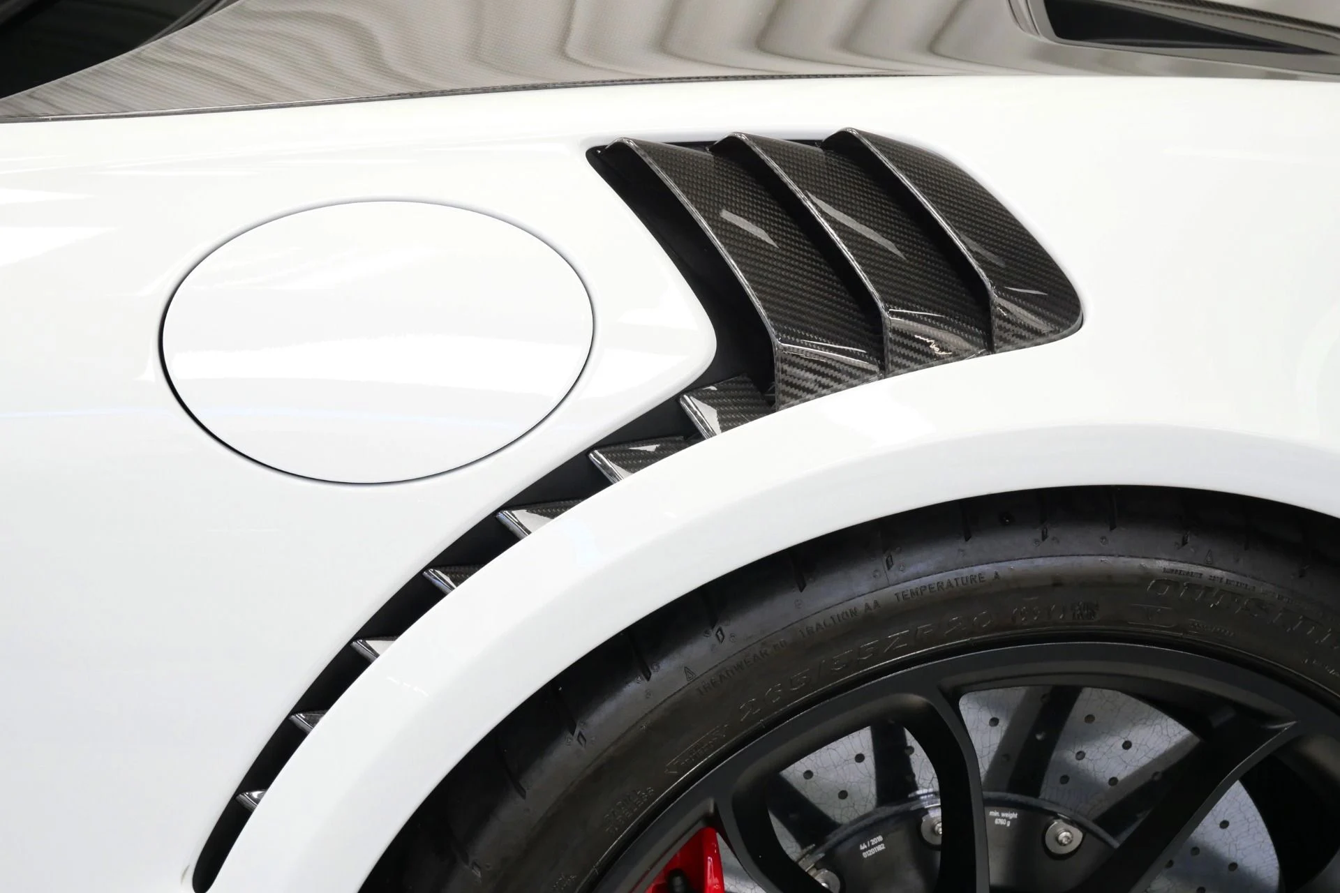 mph046_4092355645_Used_2018_Porsche_911_GT_2_RS_Weissach_1756311702_5807d4d313