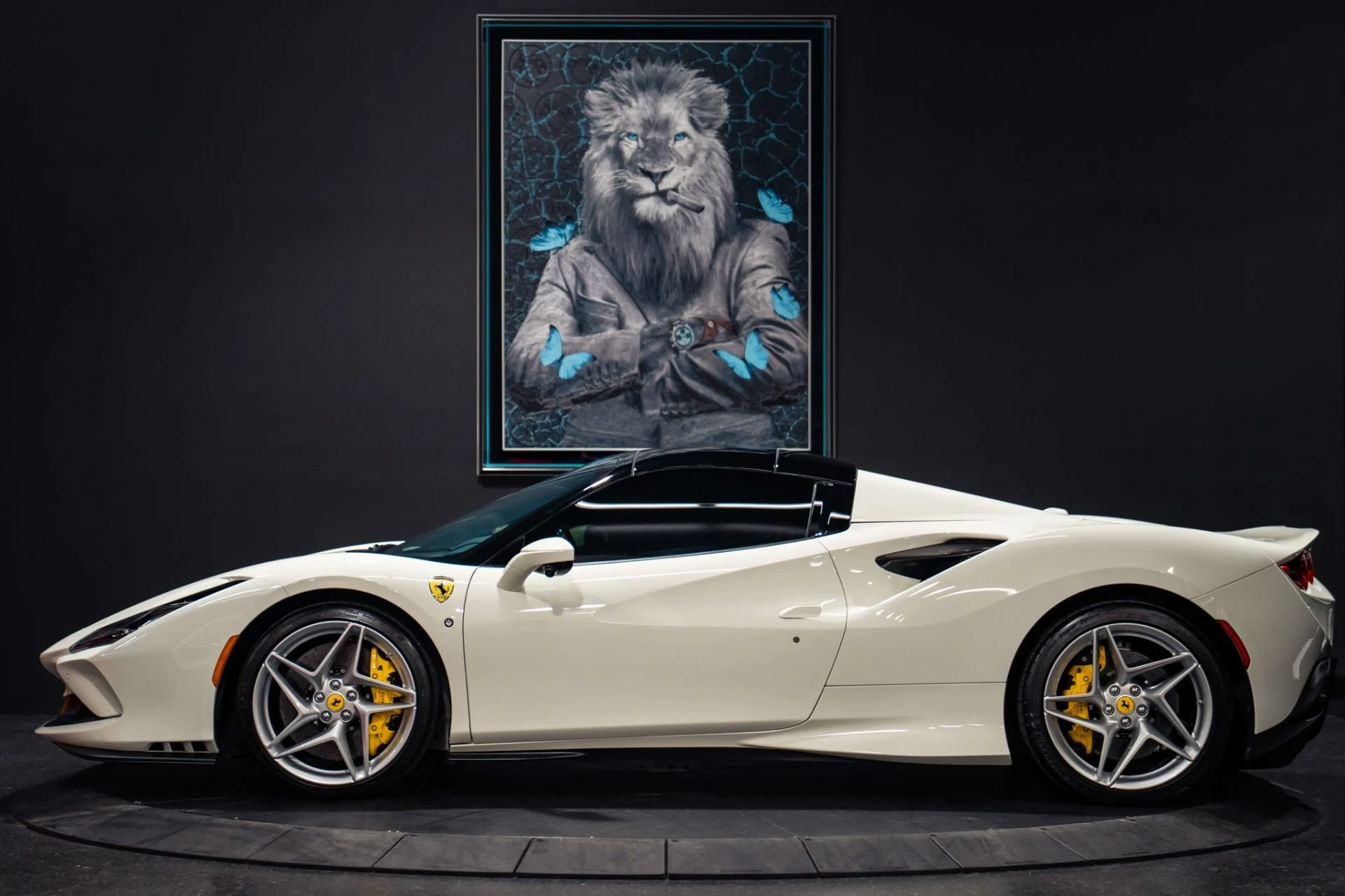 mph046_4093152785_Used_2023_Ferrari_F8_Spider_Passenger_Display_Front_Lift_1785938596_4e2480be7f