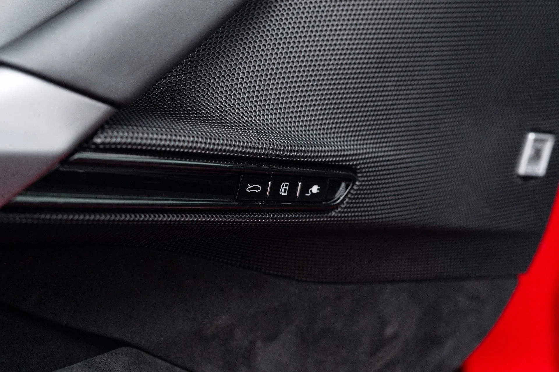 mph046_4107110093_Used_2024_Ferrari_SF_90_Spider_1773805384_542dbd7040