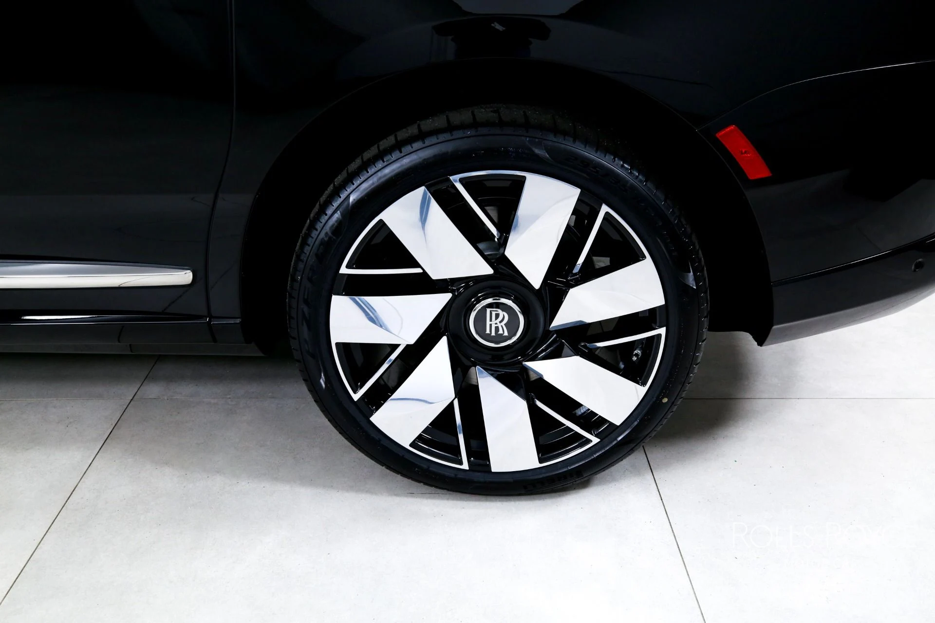 mph046_4110547827_Used_2026_Rolls_Royce_Cullinan_1765392948_9106128dd4