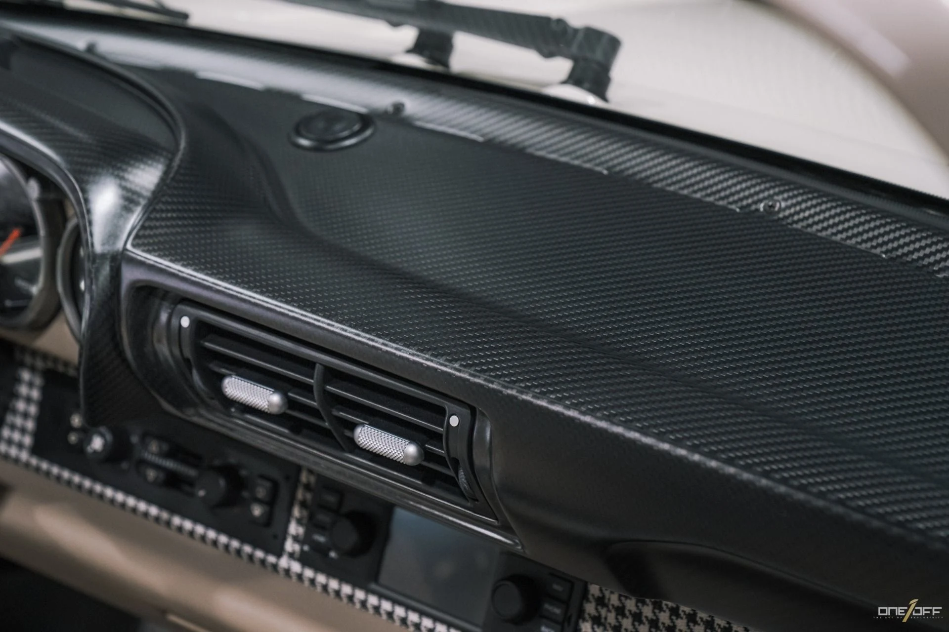 mph046_4115485625_Used_1997_Porsche_911_Gunther_Werks_Speedster_1762325156_ee1e2ecc6d