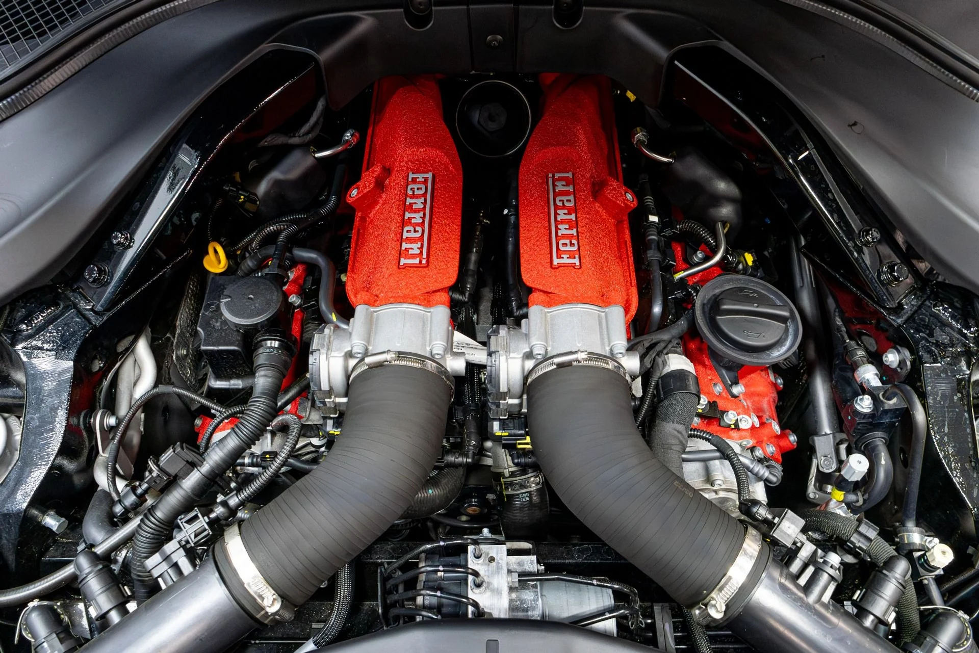 mph046_4133457828_Used_2022_Ferrari_Roma_1775684538_b4c24cefd9