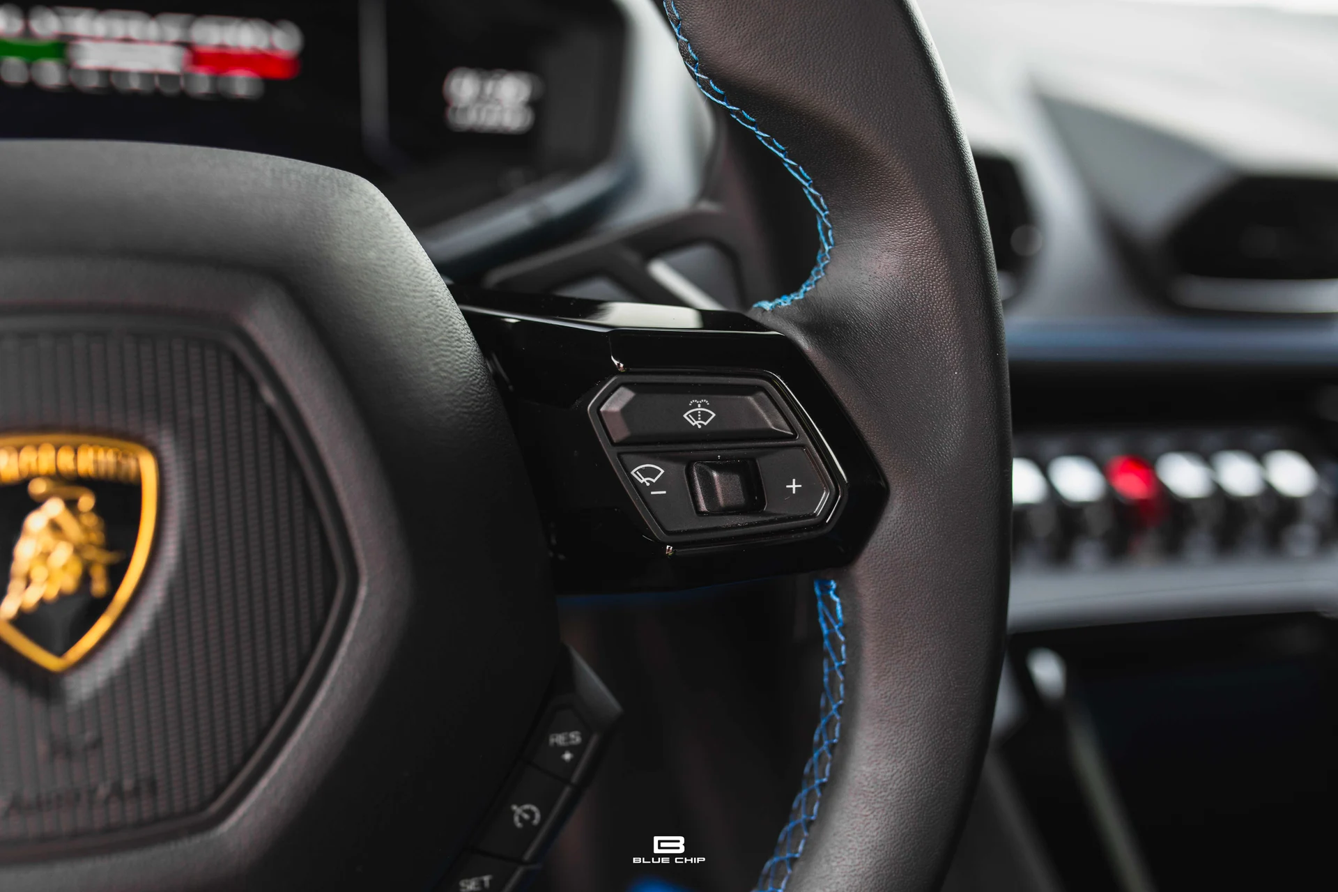 mph046_4150558541_69cefbba7a464df1fc5f96be_93_A2975_d567e0f97b