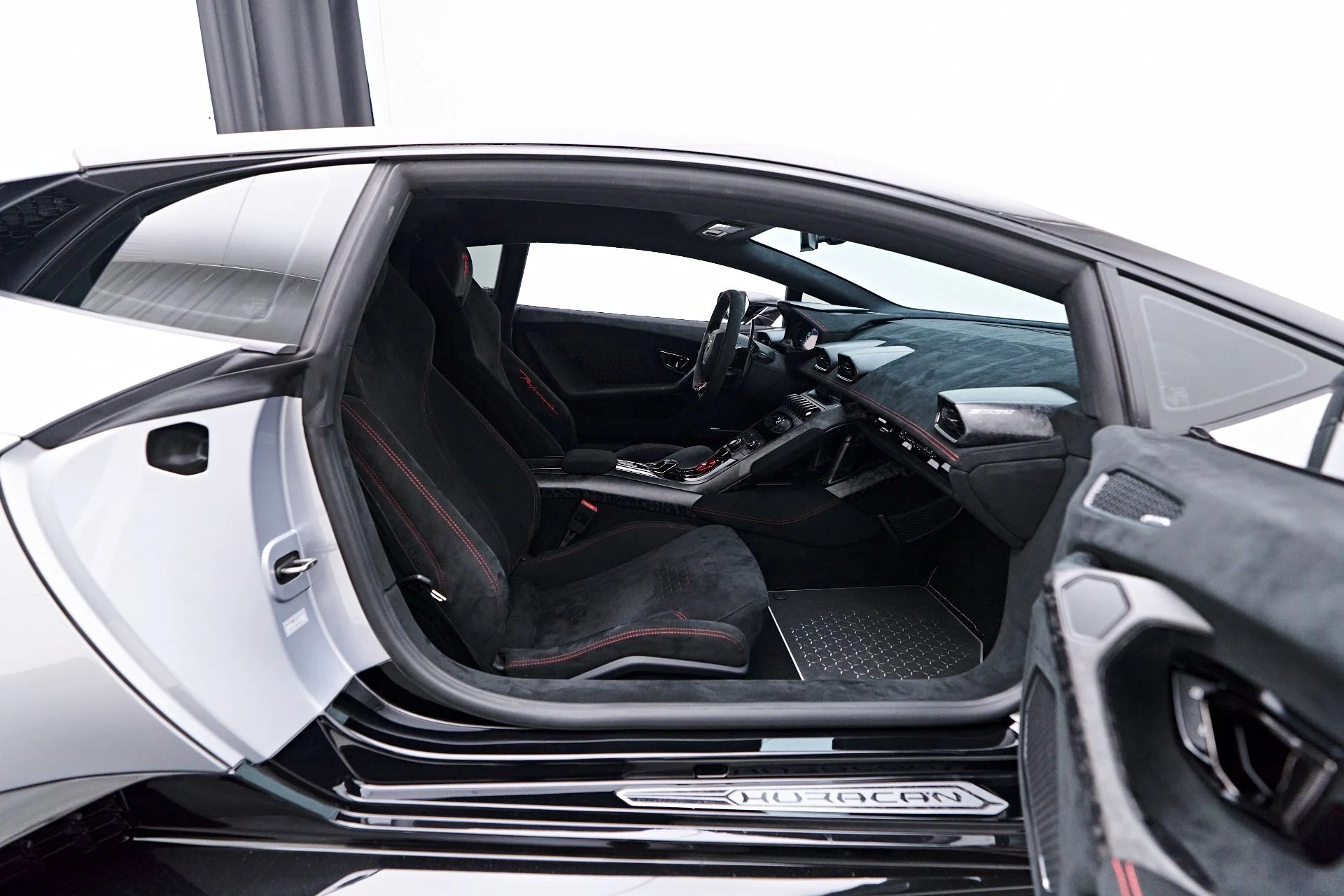 mph046_4160346392_Used_2018_Lamborghini_Huracan_Performante_1761069185_984bf3d587