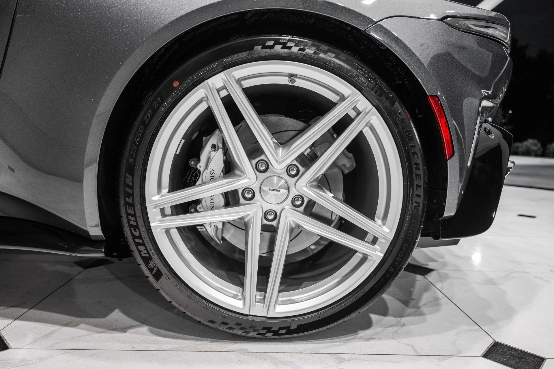 mph046_4162933898_New_2026_Aston_Martin_Vantage_Roadster_1785470617_82262367a6