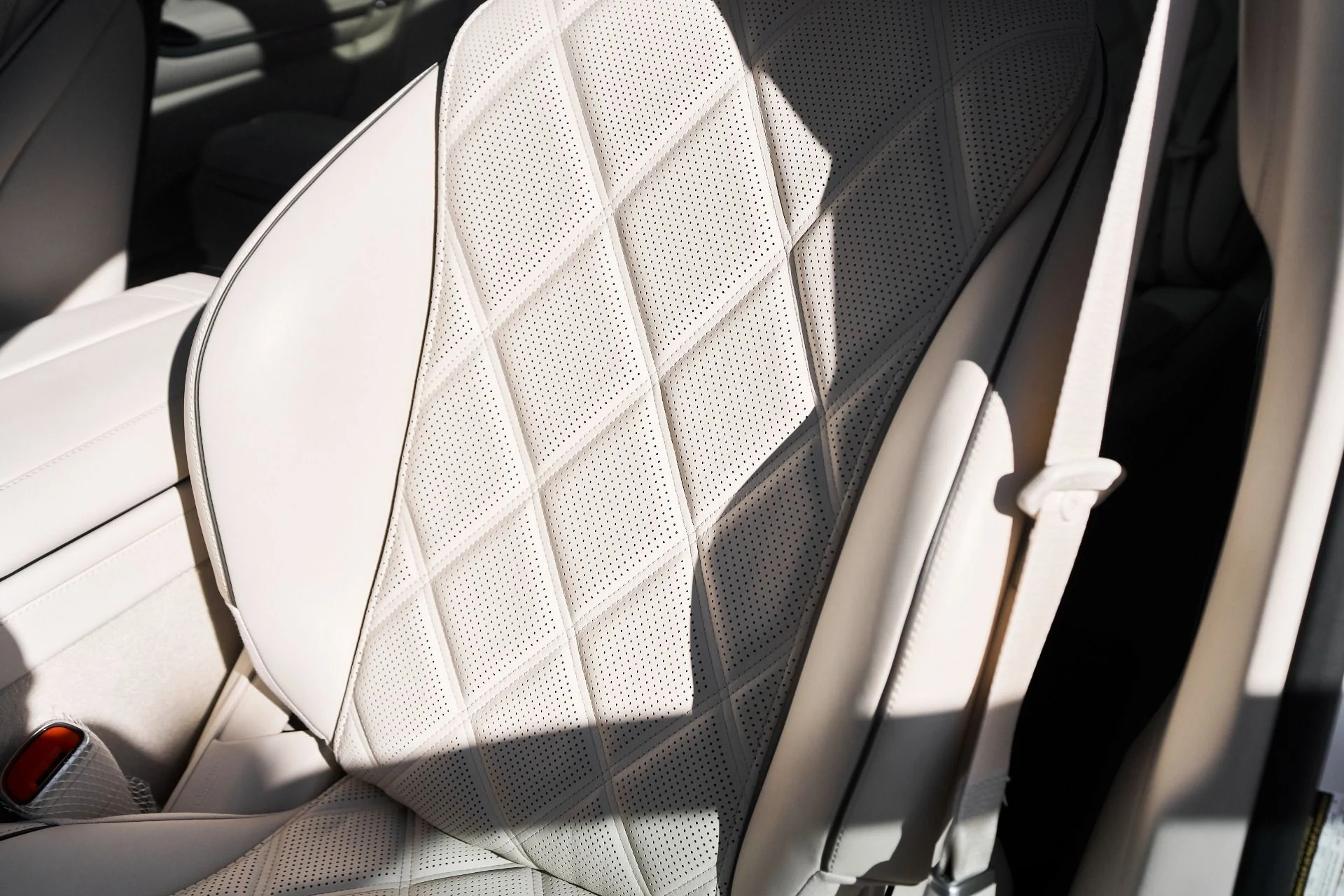 mph046_4177060522_Used_2025_Mercedes_Benz_S_Class_Maybach_S_680_1761611112_710465cb18