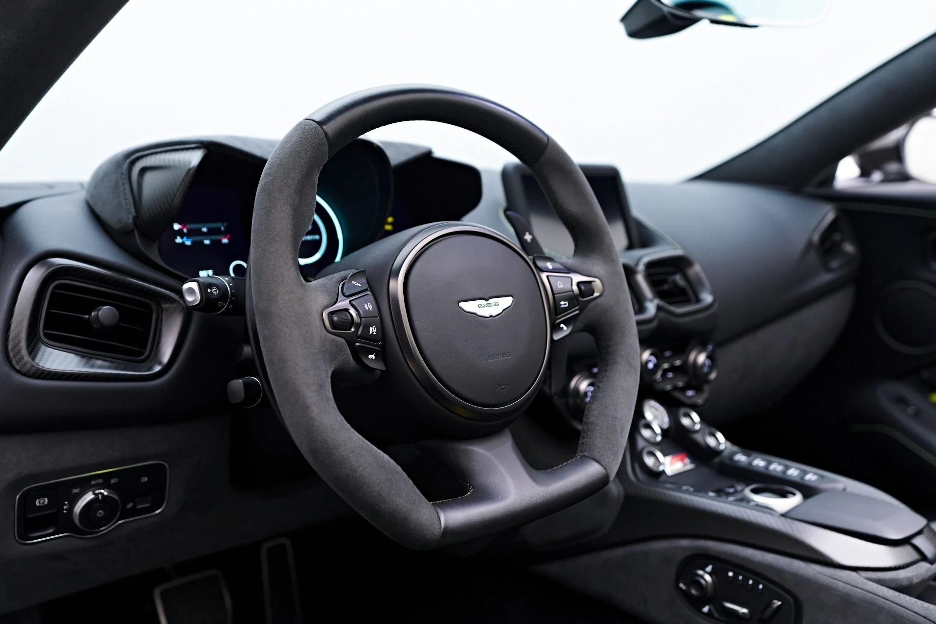 mph046_4189555051_Used_2023_Aston_Martin_Vantage_F1_Edition_1754013179_7272b3b0f8