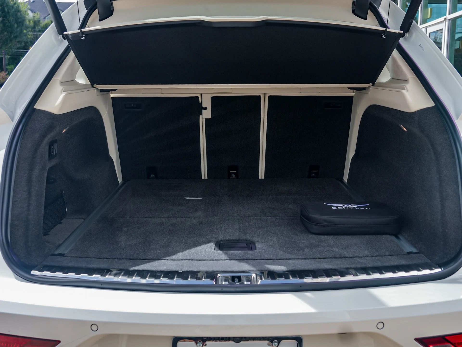 mph046_4196614751_Hi_Tech_Luxury_Imports_LLC_SJAAT_2_ZV_8_TC_034150_image_46_bcdd989e21
