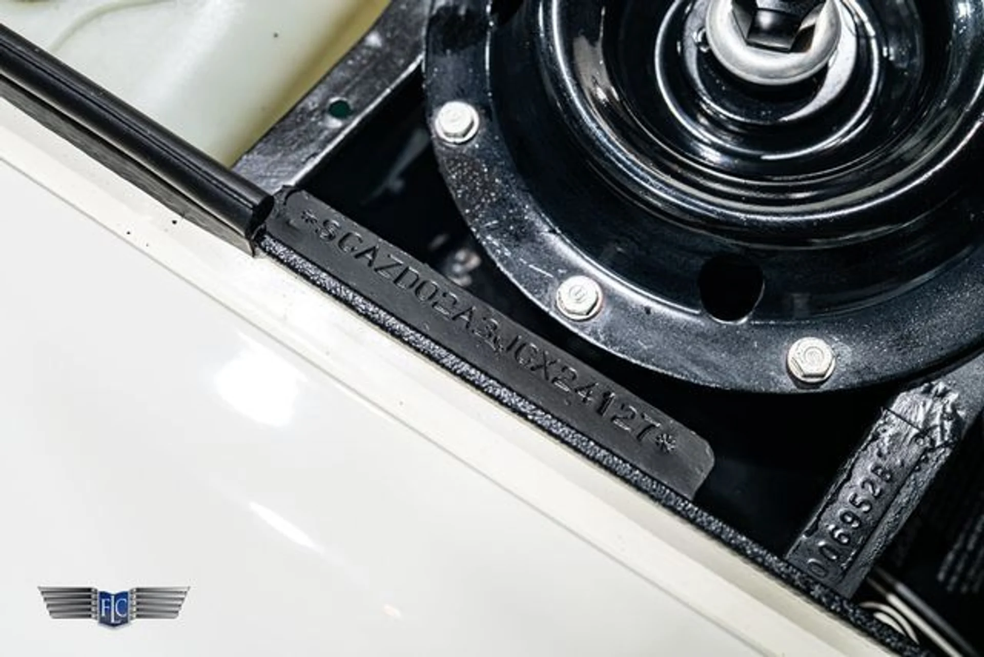 mph046_4202105536_used_1988_rolls_royce_corniche_cv_9689_23071252_51_640_2218887860