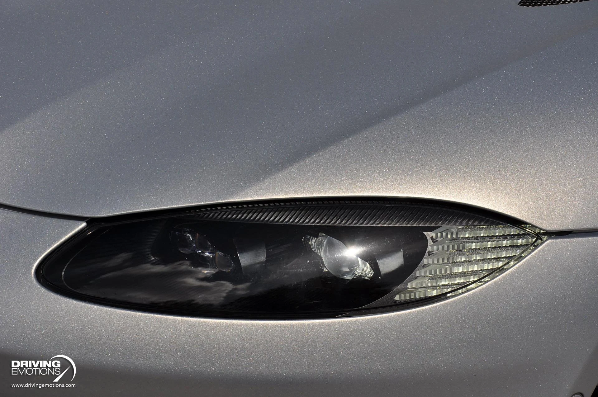 mph046_420346938_880_p47_l_24196cebba