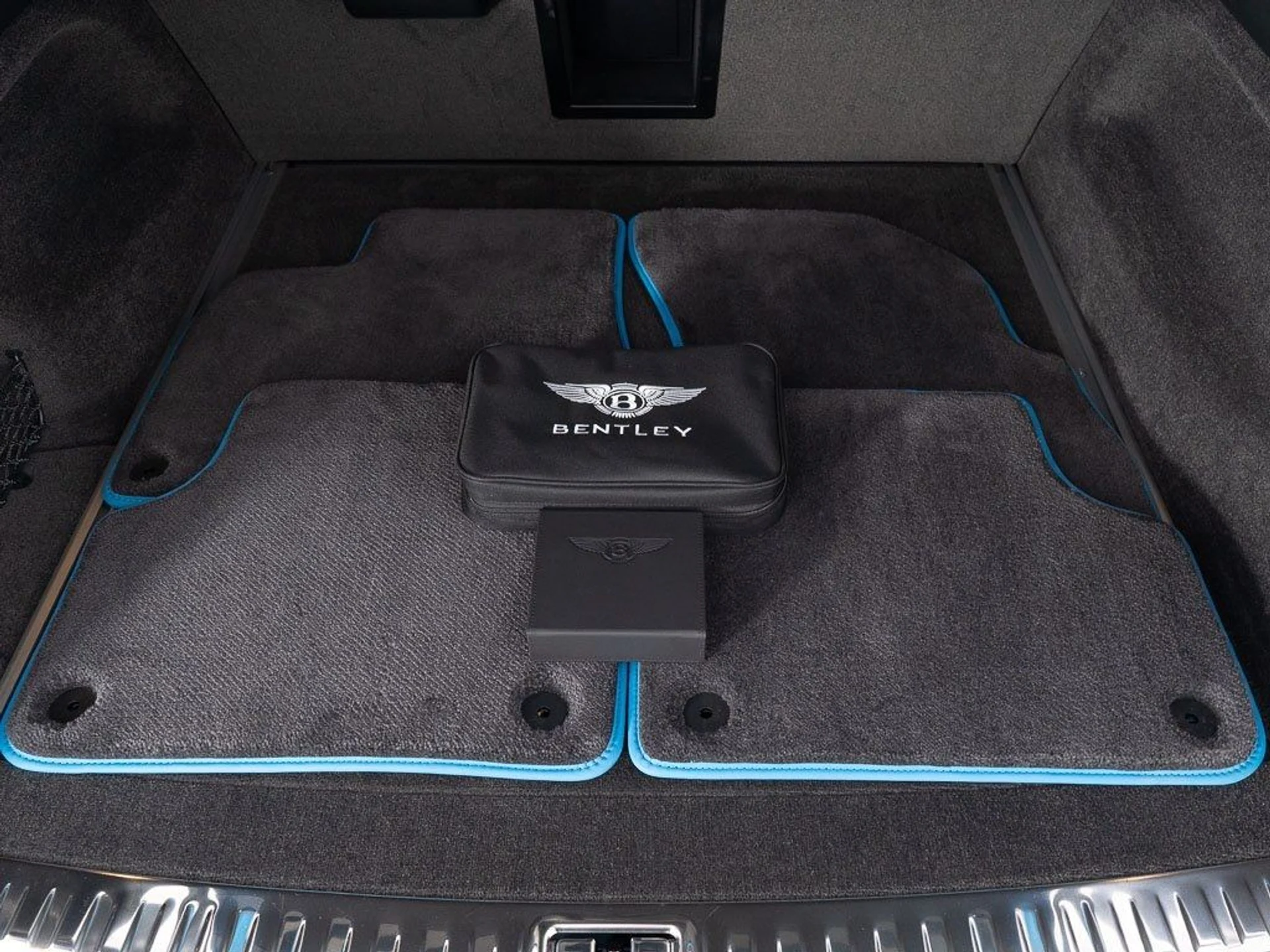 mph046_4206016355_a9dec28aa3a82eeb4342d3b42990e252_3829de7d6a