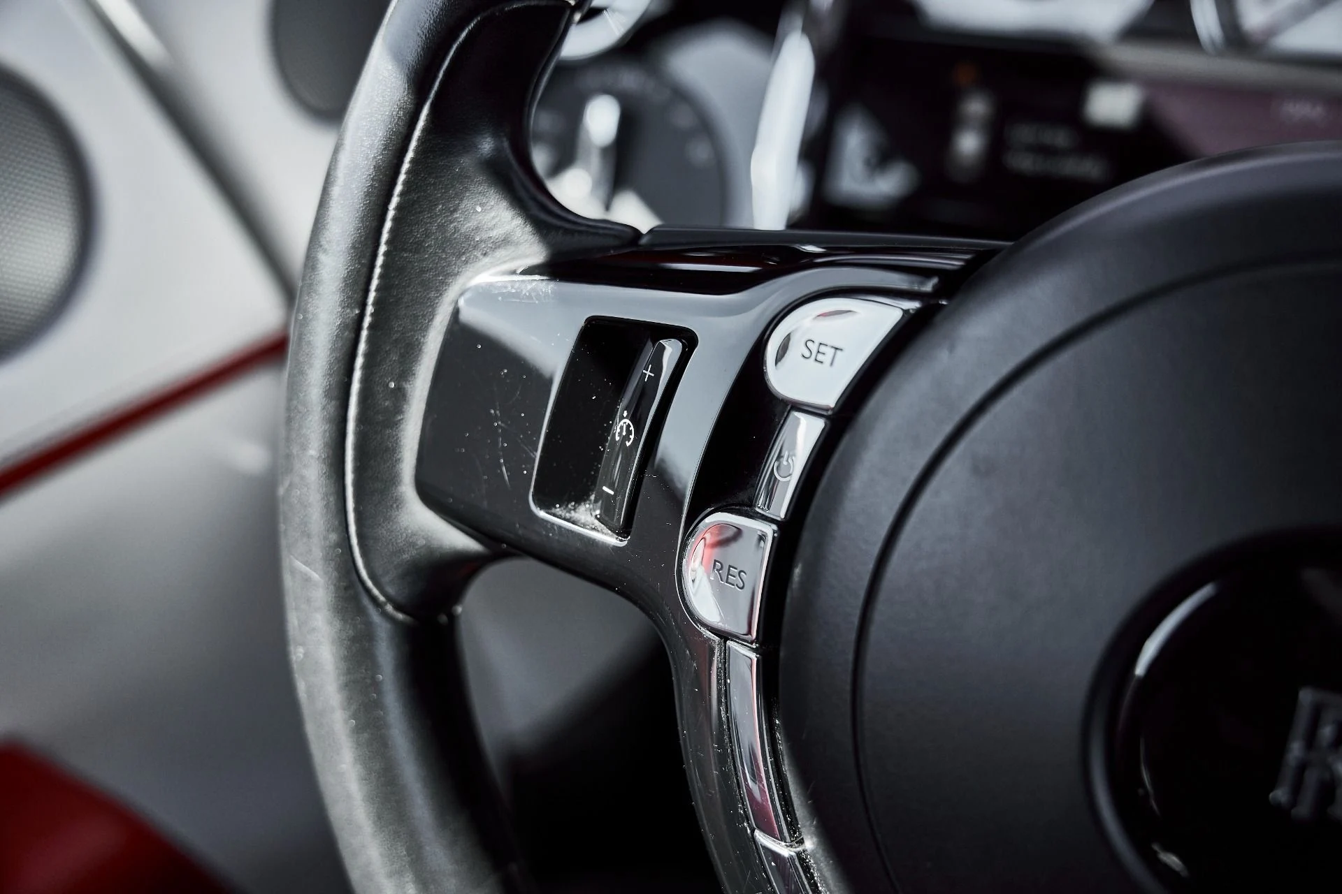 mph046_4219542161_Used_2020_Rolls_Royce_Wraith_Base_1775285234_b8ef929982