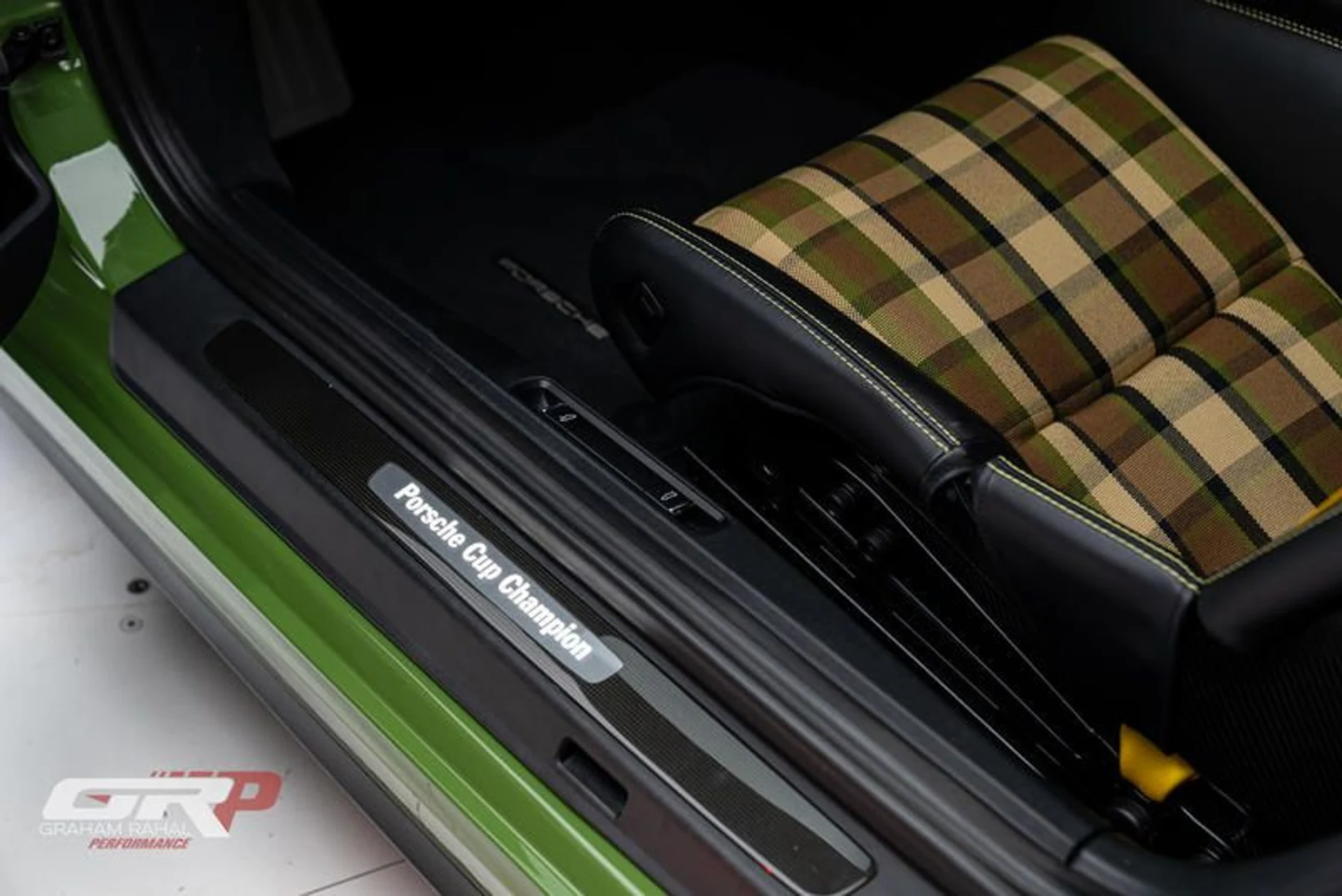 mph046_4220962_DABC_9_B83_284_B_4_A4_C_BA_9_C_7_CA_451690_A75_77b6303794