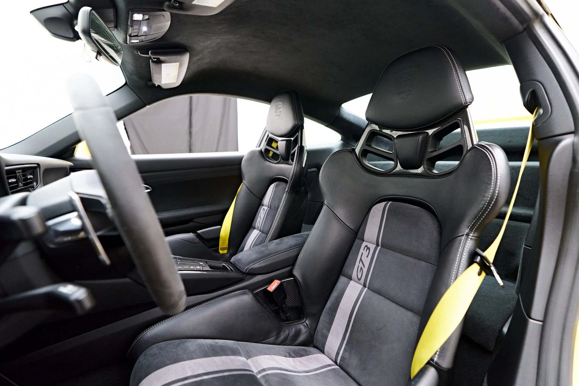 mph046_4240700274_Used_2018_Porsche_911_GT_3_1755896693_f75fd0a6b7