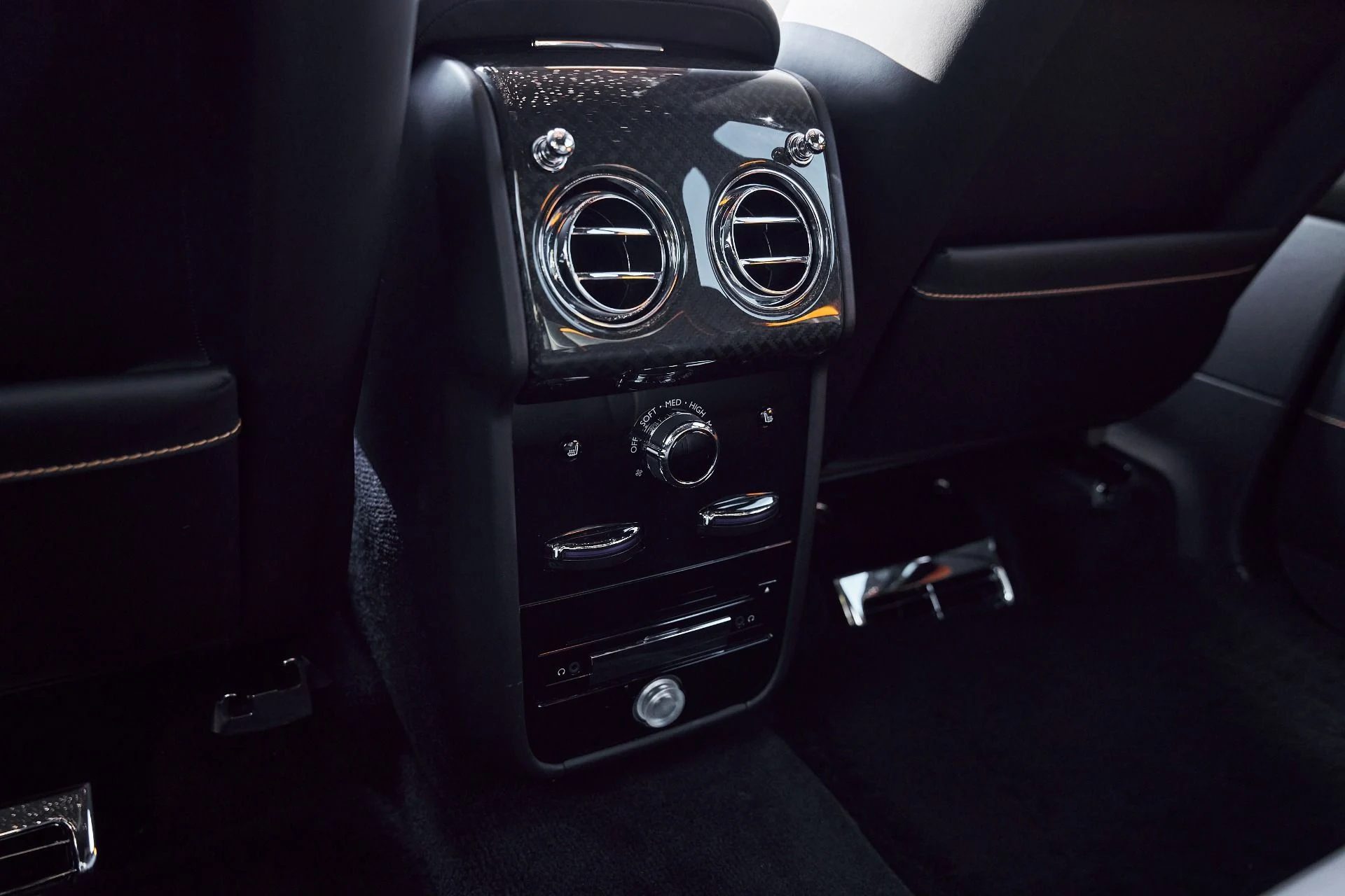 mph046_4257420901_Used_2022_Rolls_Royce_Cullinan_Black_Badge_1768359518_6a18ba3618