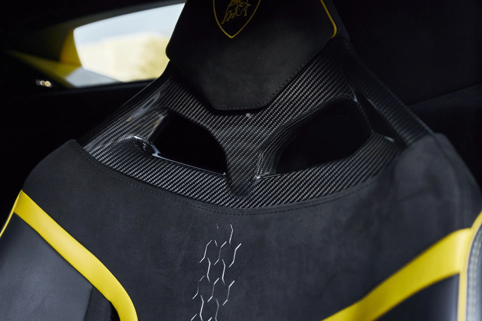 mph046_4259088721_Used_2023_Lamborghini_Huracan_Tecnica_Base_1765333547_a7e9d5f079