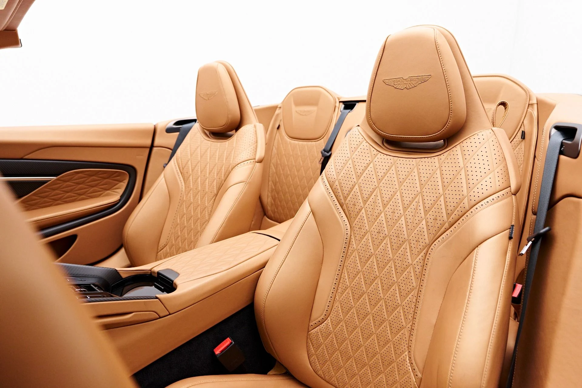 mph046_4286759700_Used_2024_Aston_Martin_DB_12_Volante_1731606794_f6c703ebe8