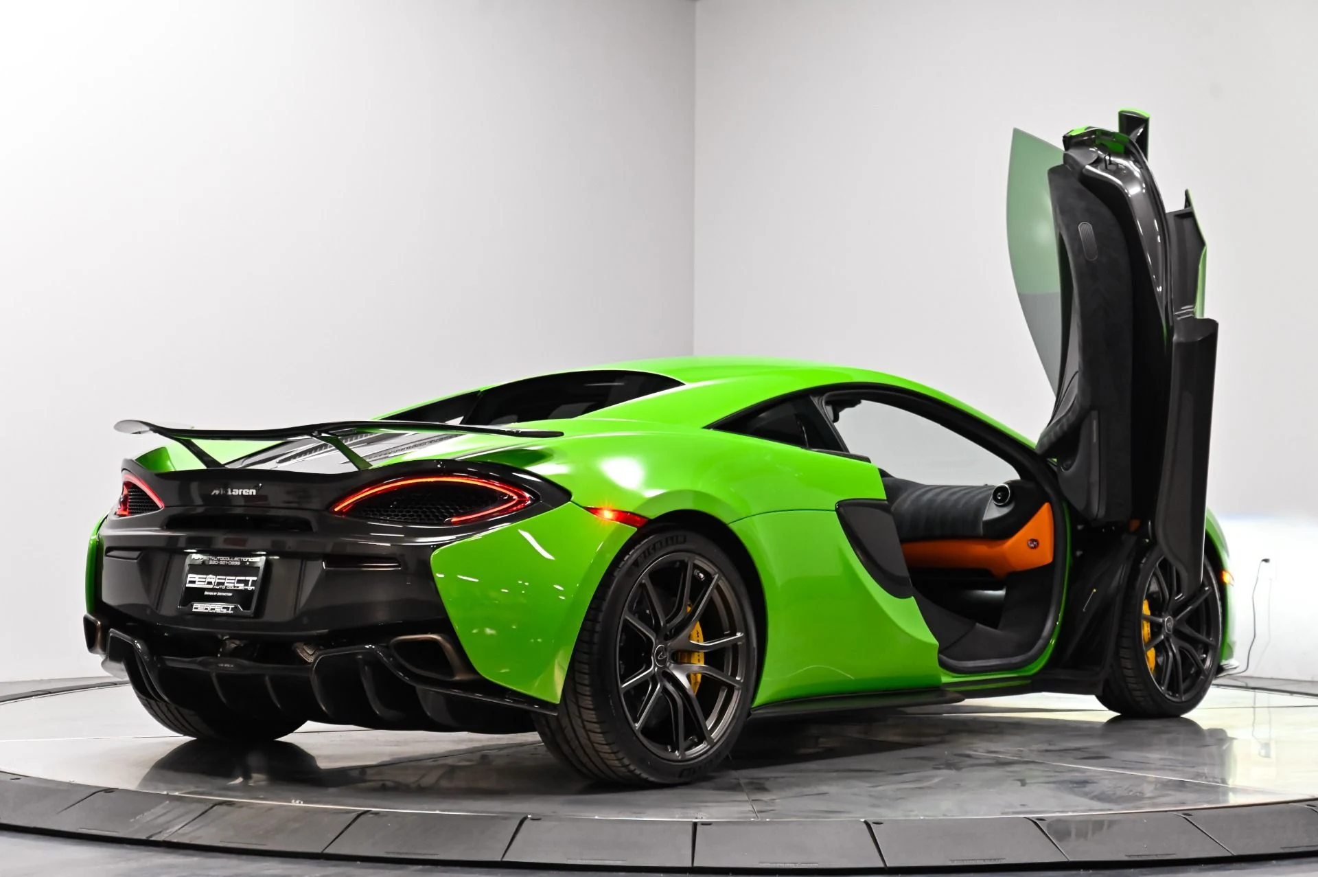 mph046_432888396_Used_2016_Mc_Laren_570_S_Base_1792437916_0436f845e9