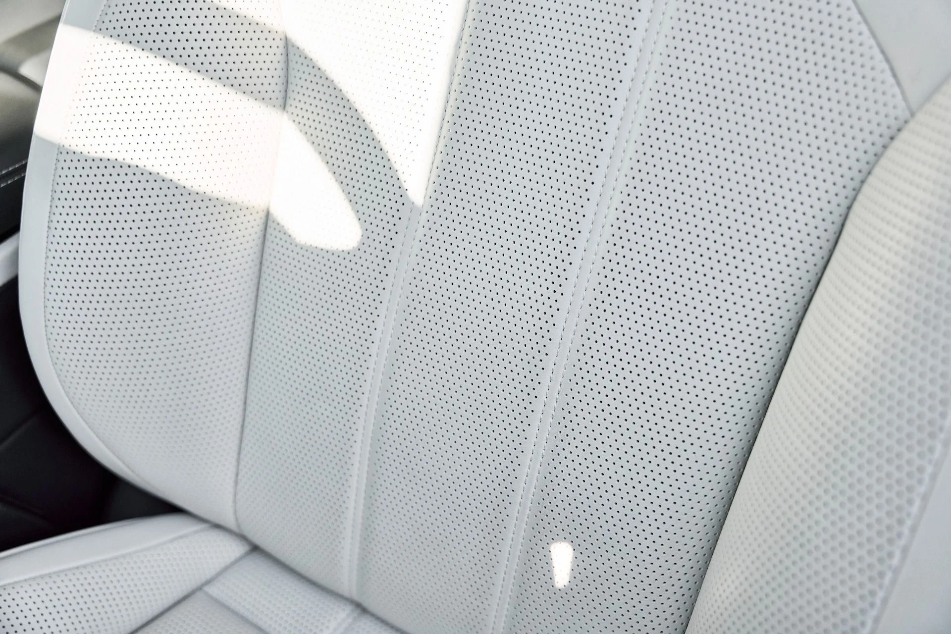 mph046_443993401_Used_2023_Bentley_Bentayga_EWB_Azure_1773968891_c62503520e