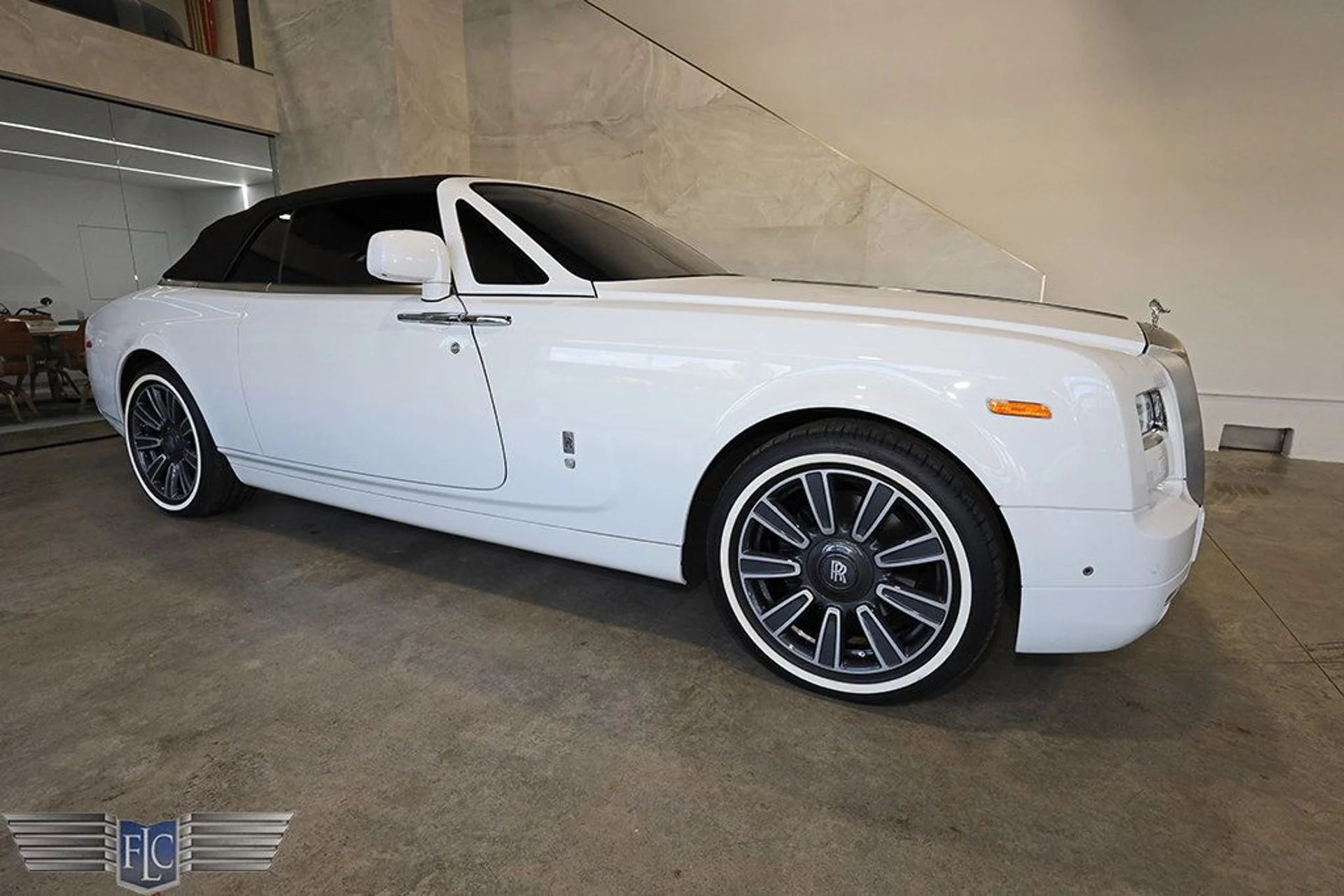 mph046_444934570_used_2017_rolls_royce_phantom_drophead_covertiblefinaledition_9689_22834890_47_1024_574c6276a8
