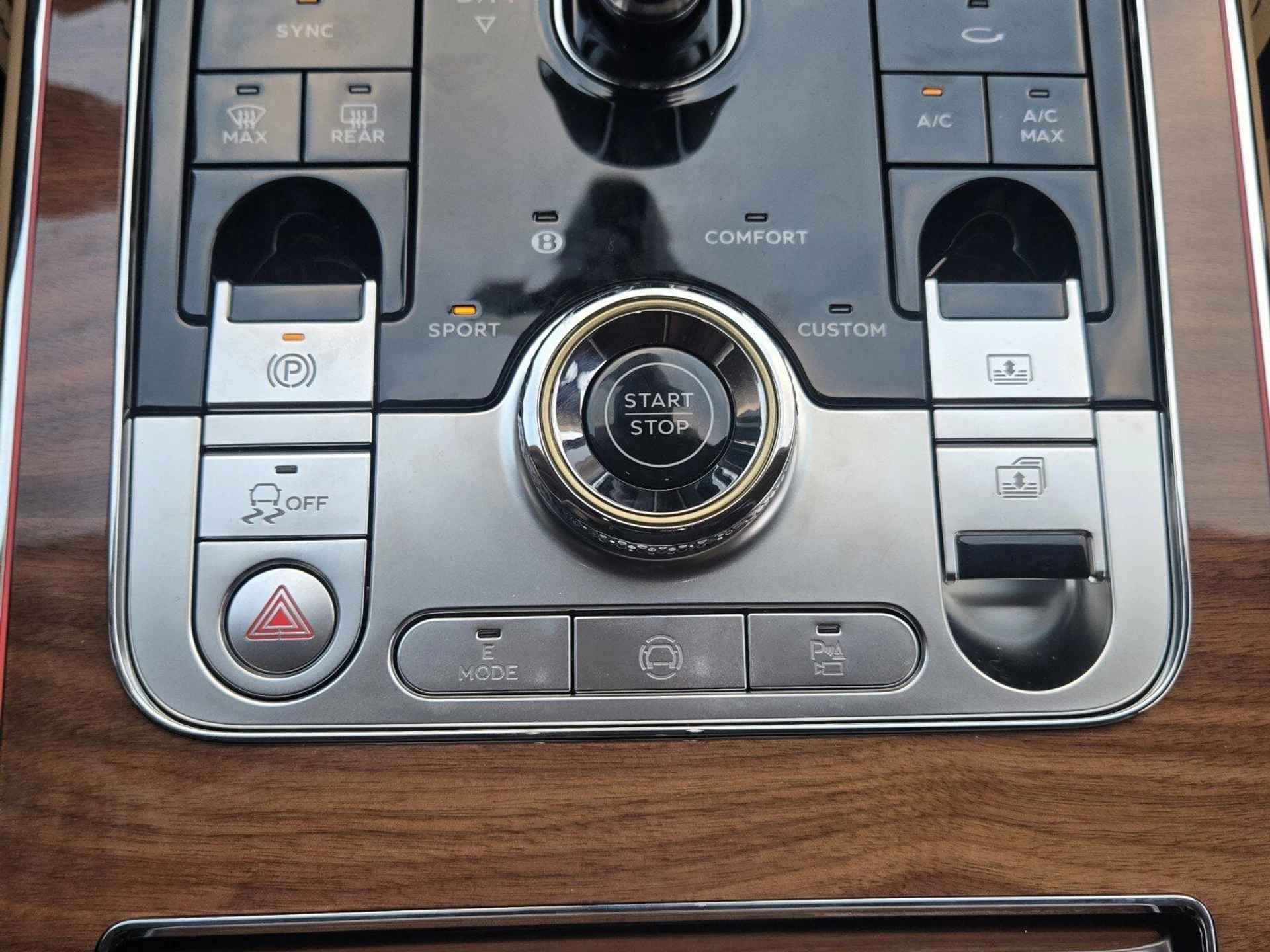 mph046_489031102_05ed7b59bb110c43bb2ee34865160608x_a9328d0be3