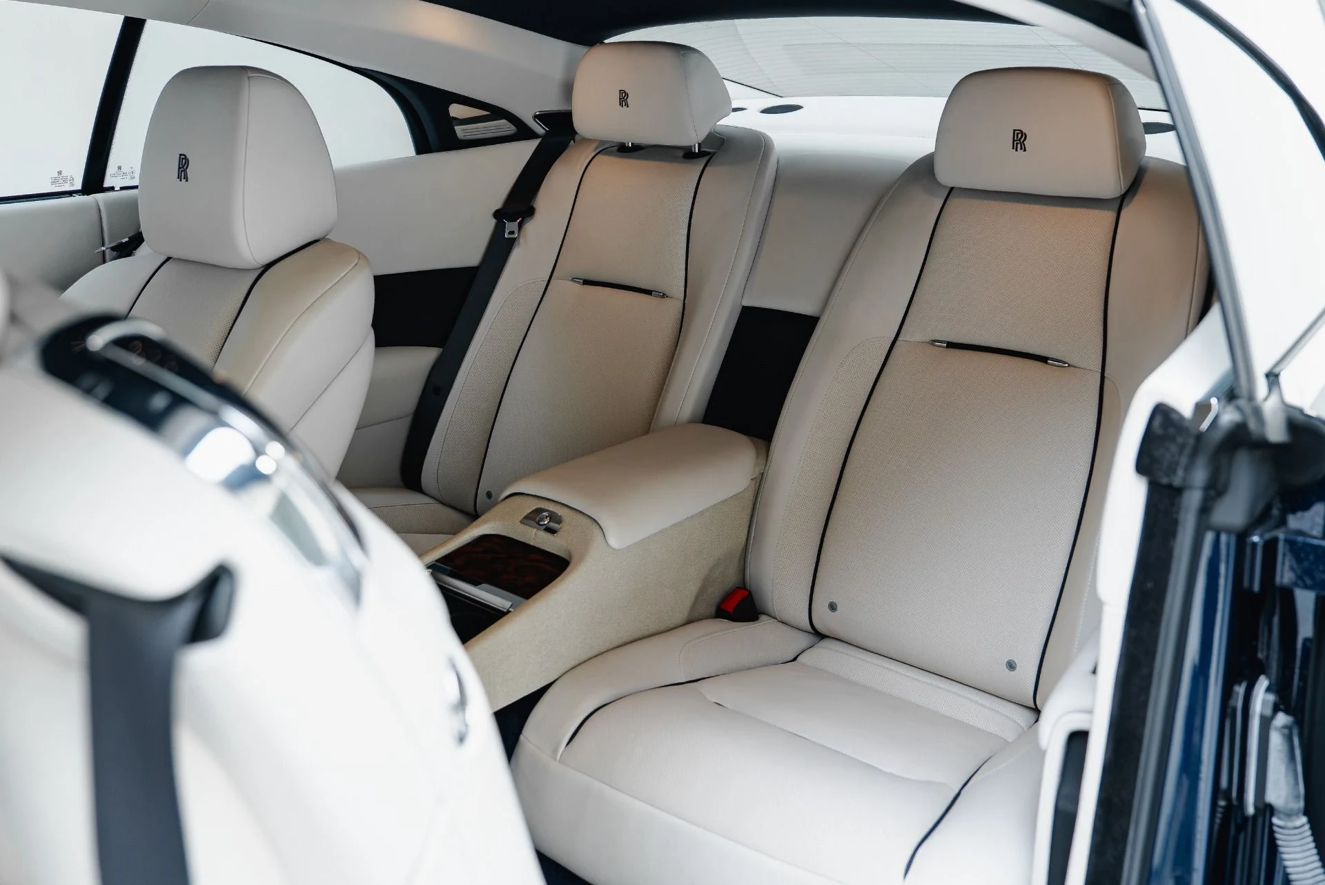 mph046_490401423_Used_2014_Rolls_Royce_Wraith_1791402002_9576fdb249