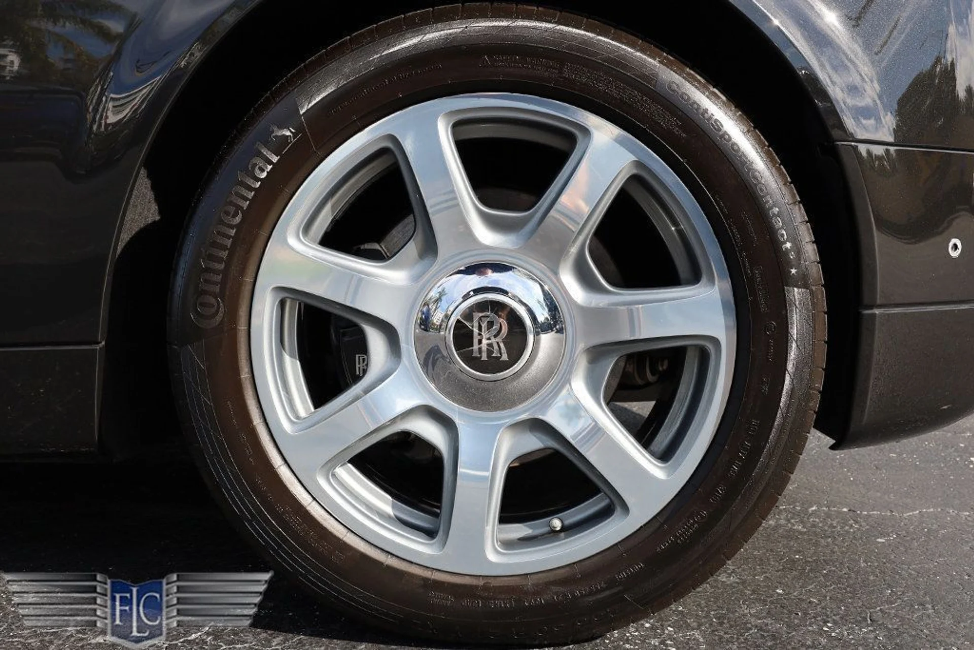 mph046_495430190_used_2016_rolls_royce_phantom_4drsedan_6305_22959100_47_1024_bd4c2b0a00