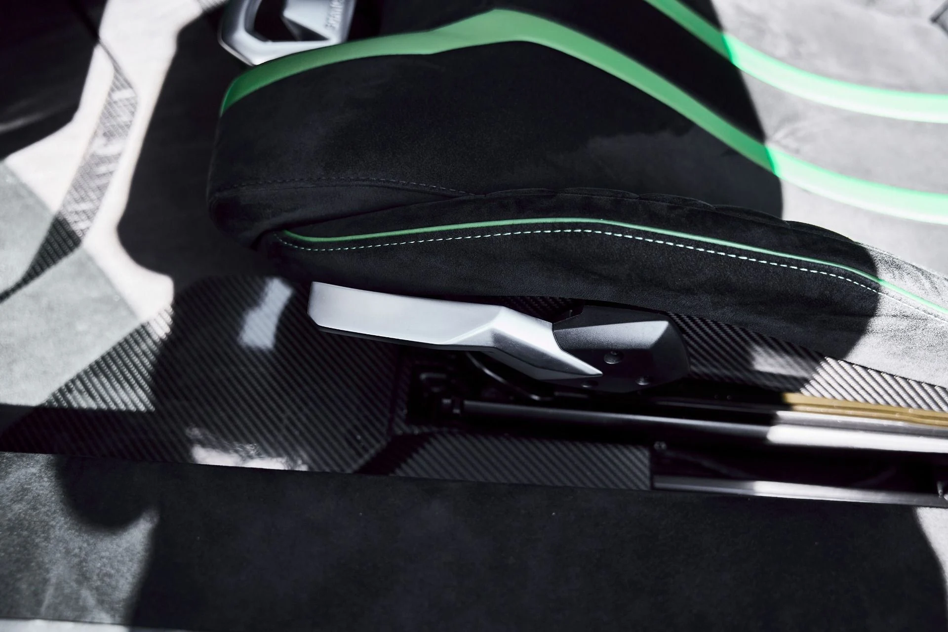 mph046_50386084_Used_2022_Lamborghini_Huracan_STO_Base_1774488462_078b846211