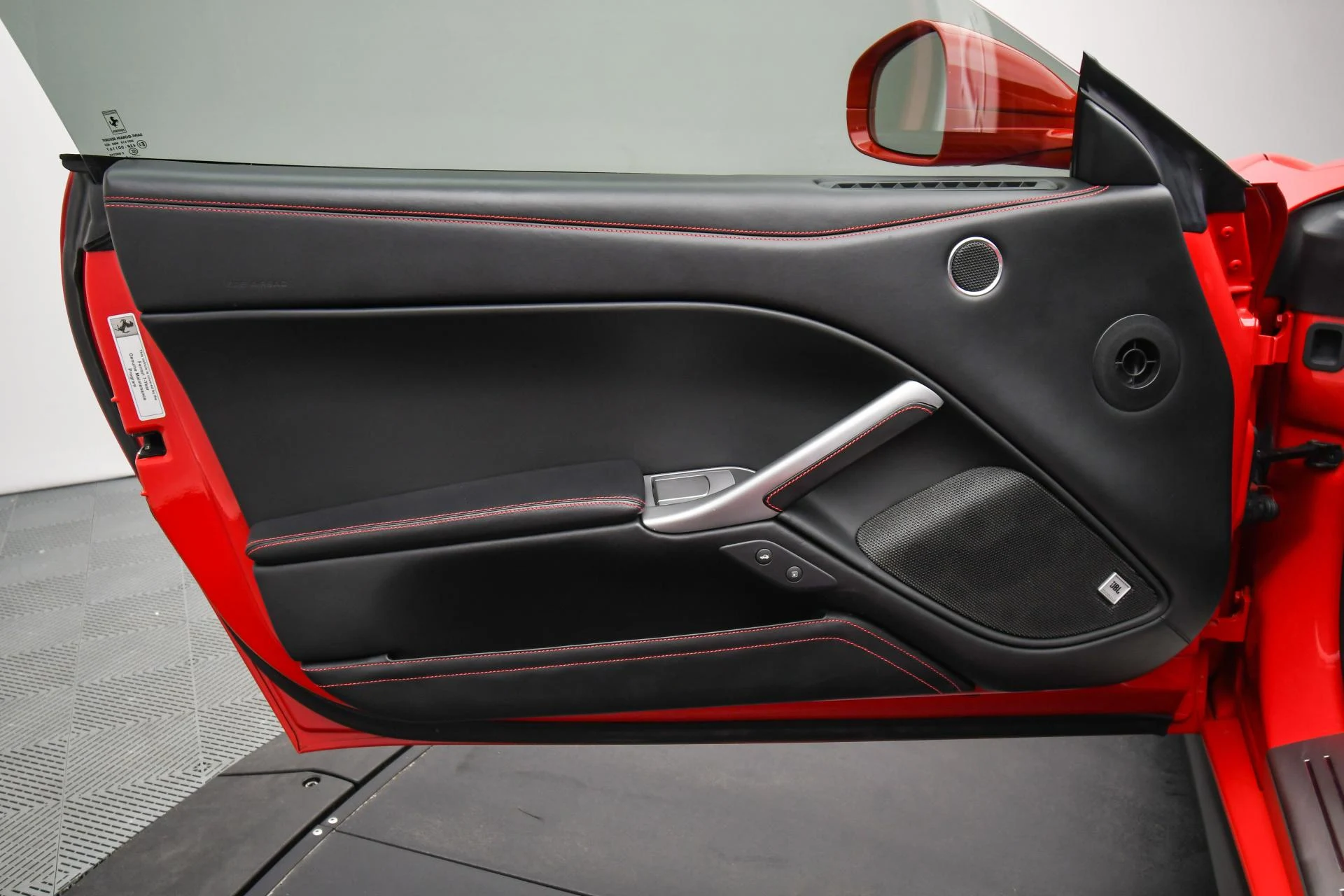 mph046_504864160_Used_2015_Ferrari_F12berlinetta_Berlinetta_1742976690_5a27d4c2ea