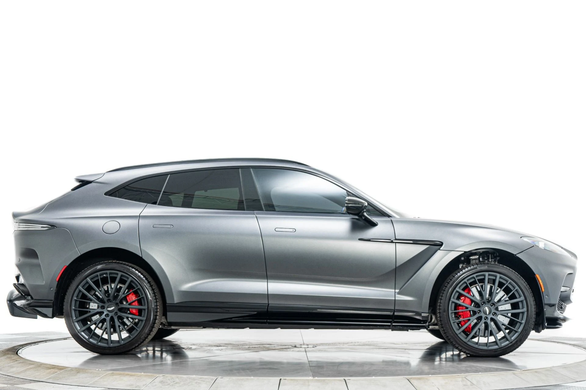 mph046_506389373_Used_2025_Aston_Martin_DBX_707_23_Inch_Wheels_Factory_Matte_Paint_697_Horsepower_1774034848_74e8634439