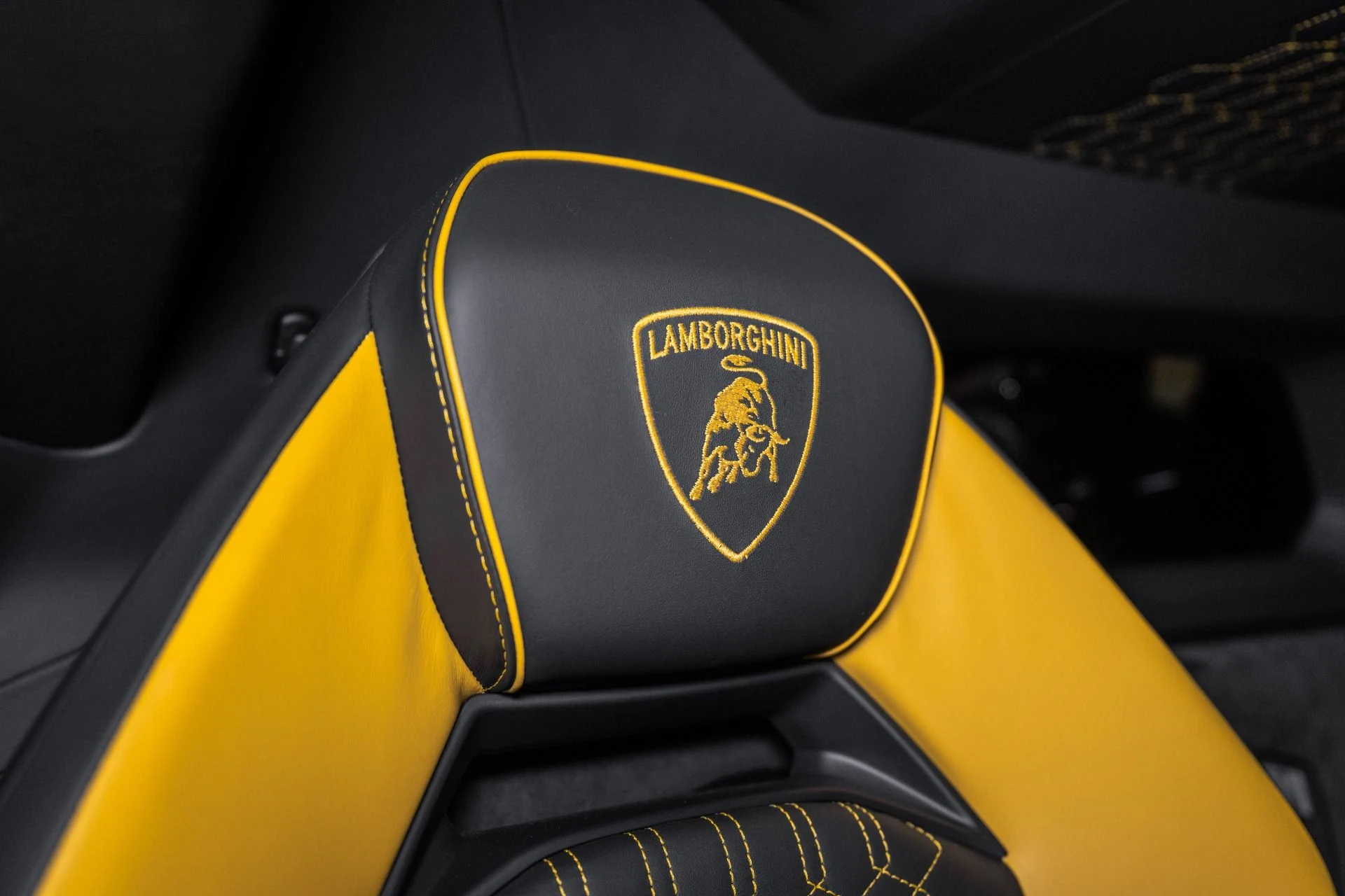 mph046_507338983_Used_2024_Lamborghini_Revuelto_1761662610_f89fa6d656