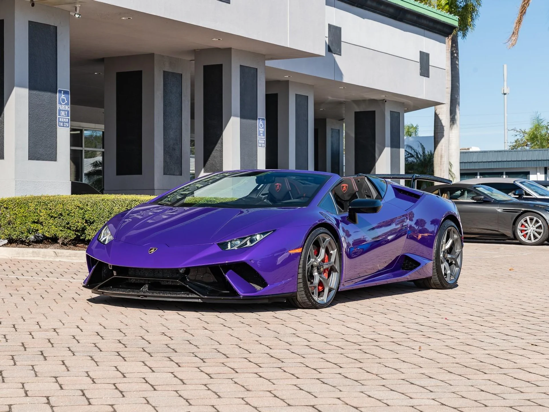 mph046_537389362_Used_2019_Lamborghini_Huracan_Performante_1766430440_31e5dab220