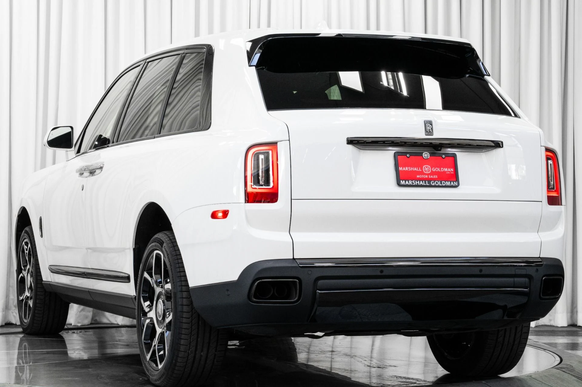 mph046_547243669_Used_2023_Rolls_Royce_Cullinan_Black_Badge_Two_Tone_Interior_Starlight_Headliner_1762810213_40c1890202