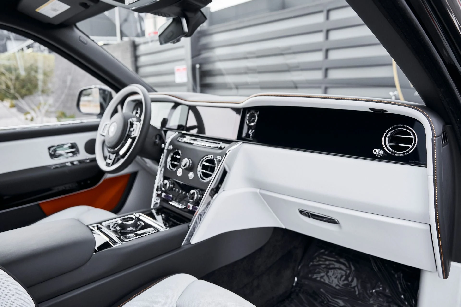 mph046_553443337_Used_2026_Rolls_Royce_Cullinan_Base_1769135828_d63c316c74