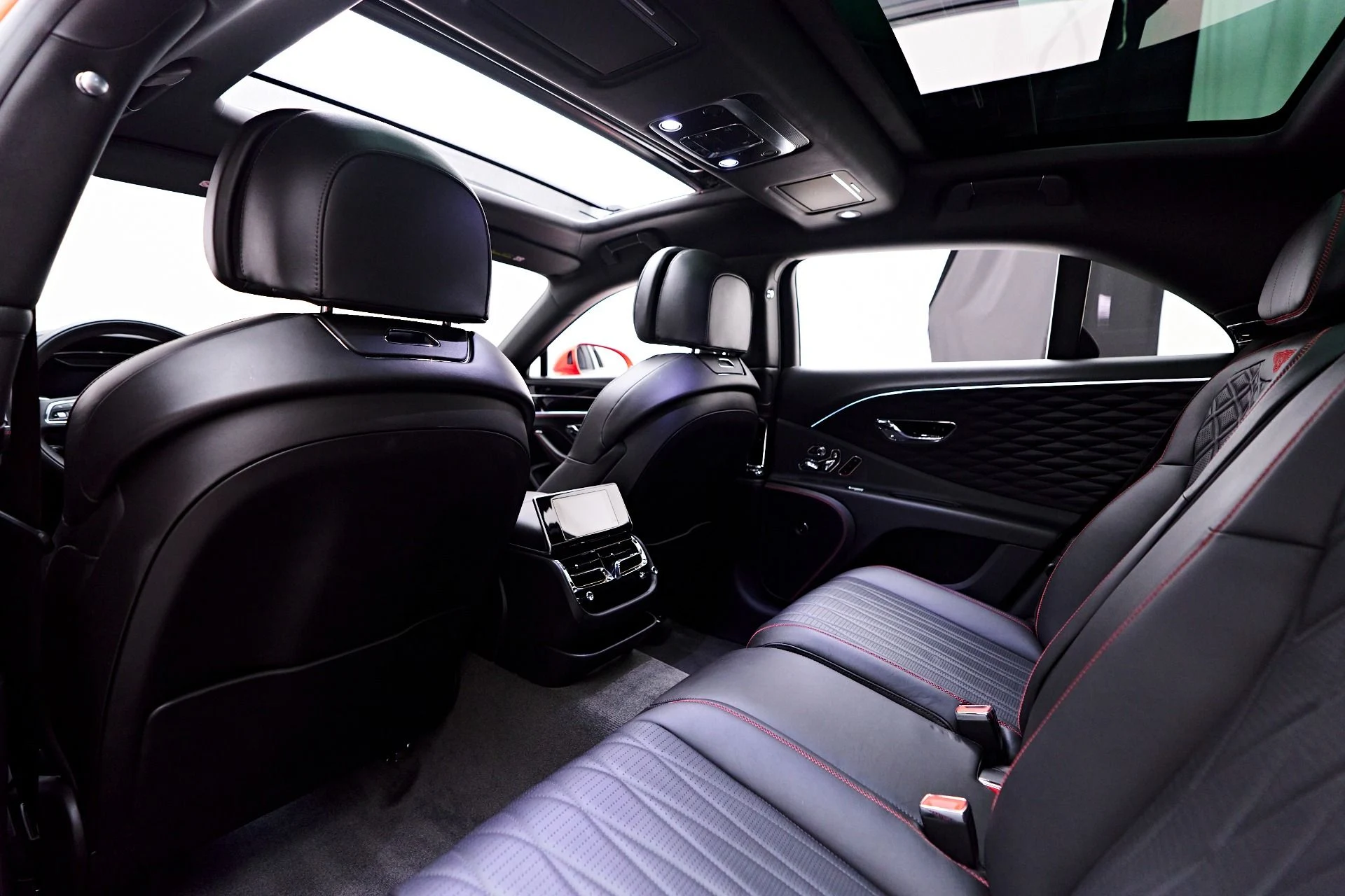 mph046_558160788_Used_2021_Bentley_Flying_Spur_W12_1754099984_7de8779c15